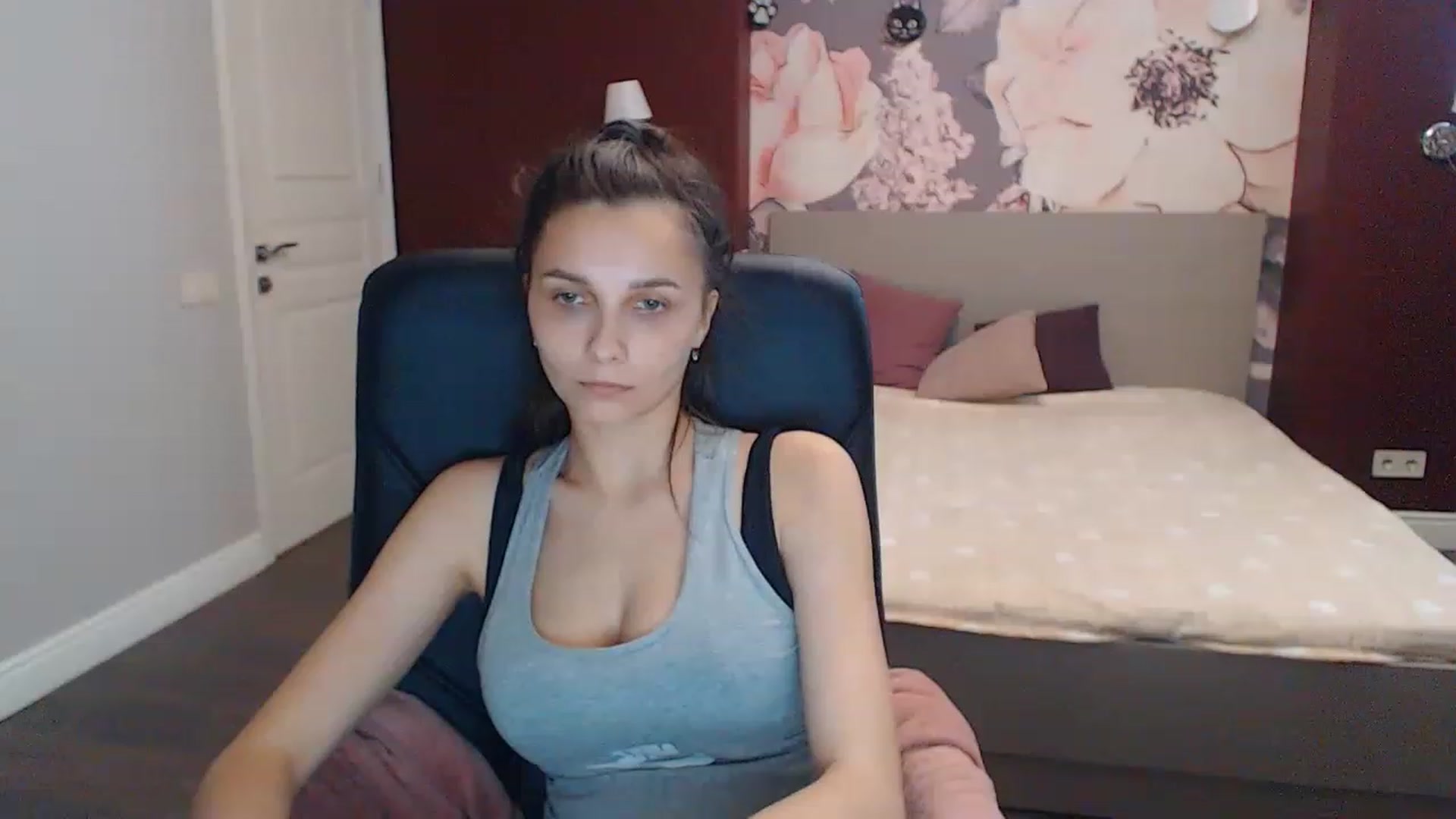Gallery image thumbnail from Karina_Mils's myfreecams stream on, 06/16/2023, 14:14 image 16 of 20