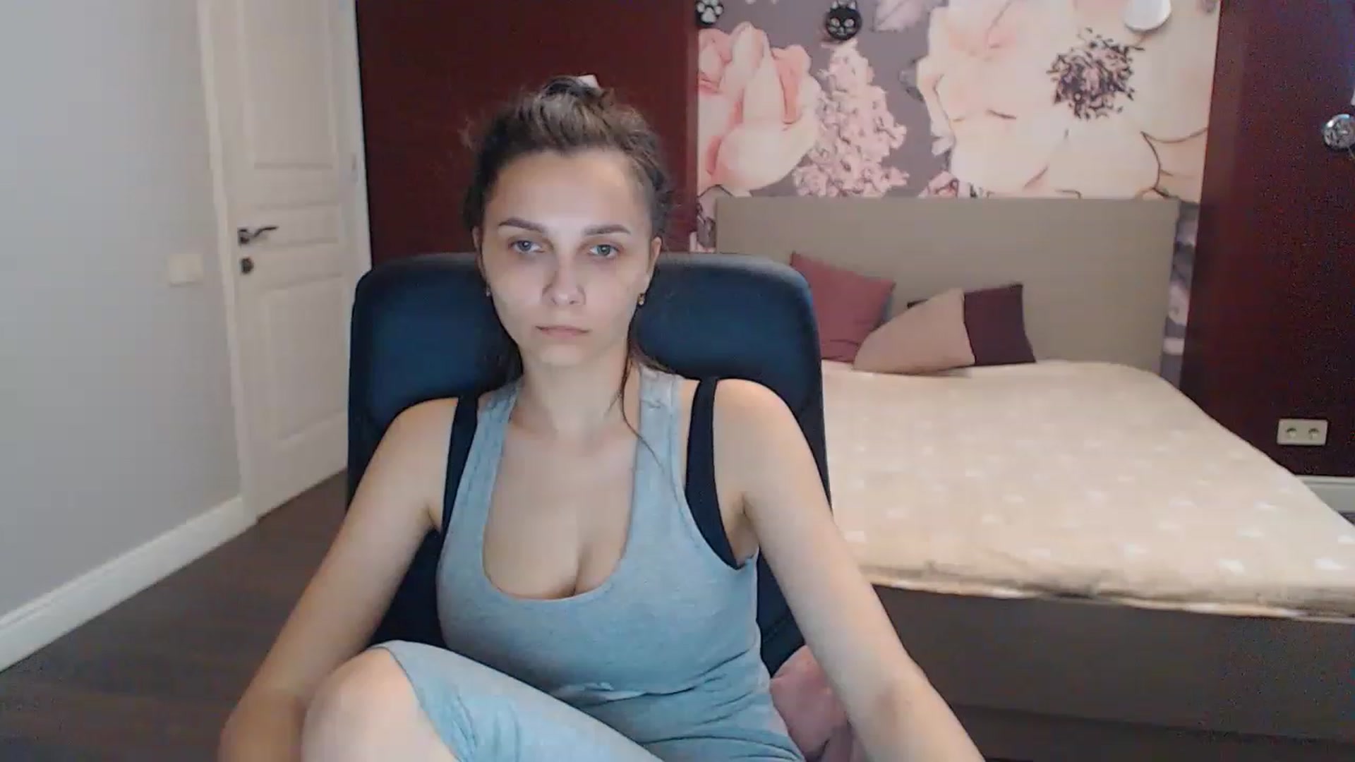 Gallery image thumbnail from Karina_Mils's myfreecams stream on, 06/16/2023, 14:14 image 12 of 20
