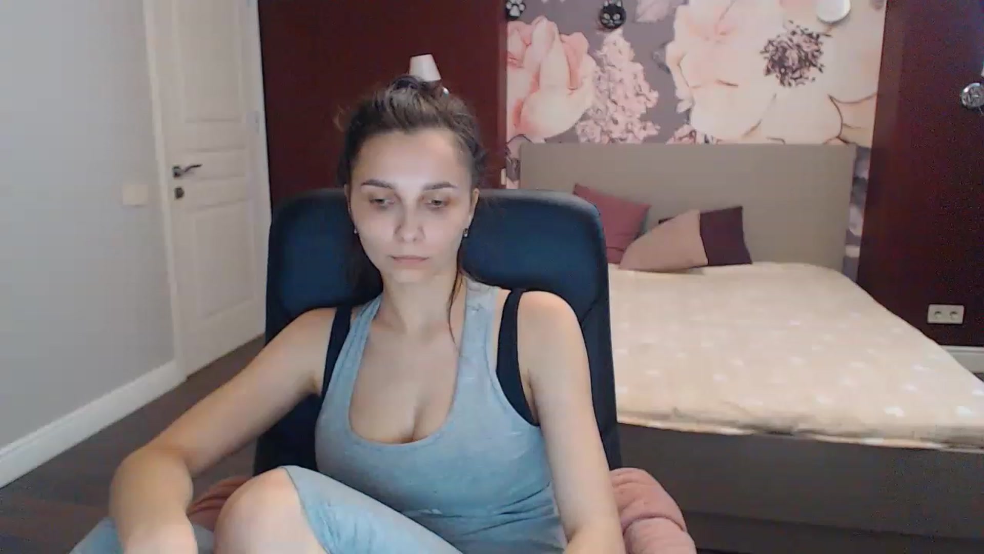 Gallery image thumbnail from Karina_Mils's myfreecams stream on, 06/16/2023, 14:14 image 14 of 20
