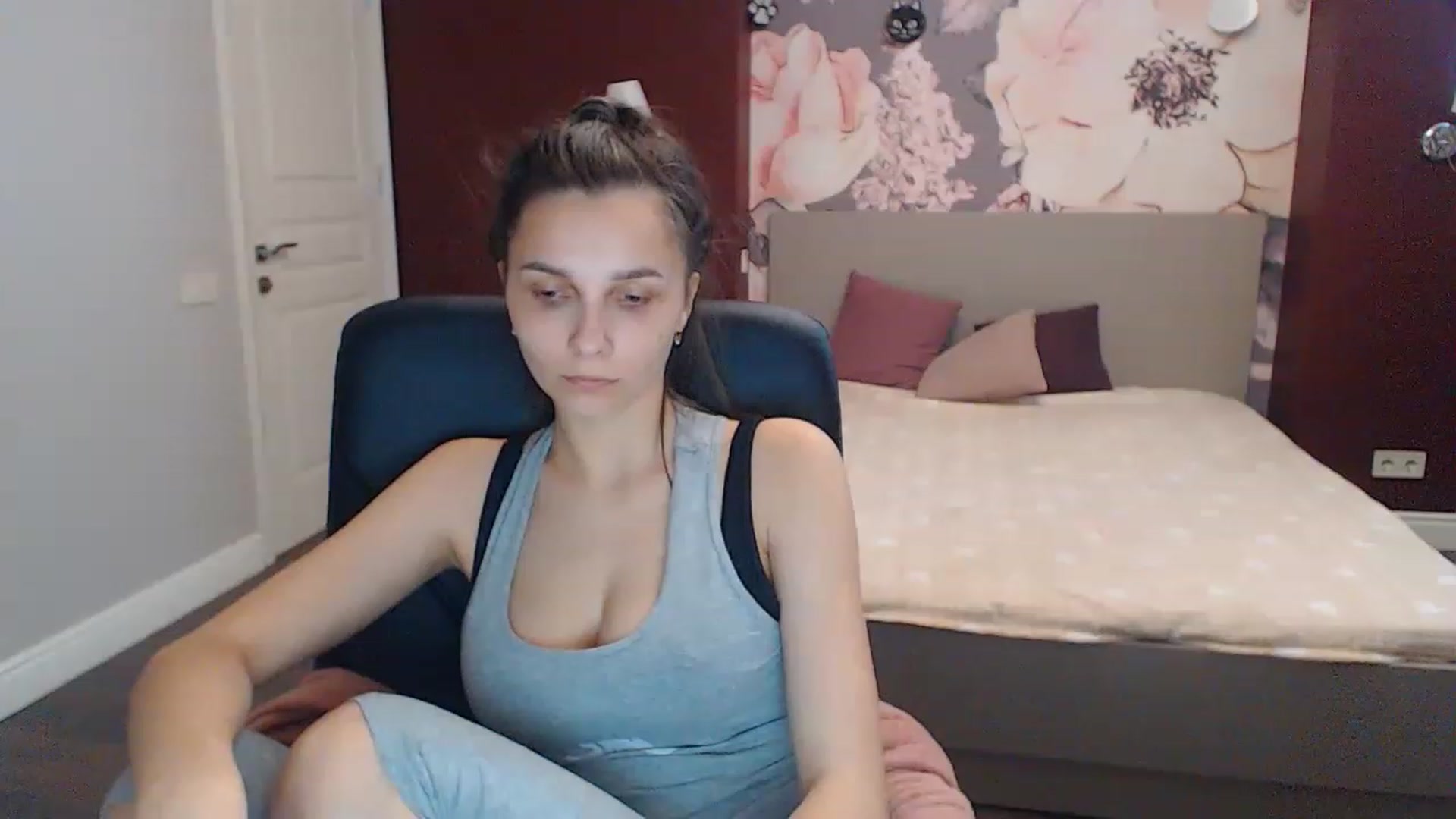 Gallery image thumbnail from Karina_Mils's myfreecams stream on, 06/16/2023, 14:14 image 3 of 20