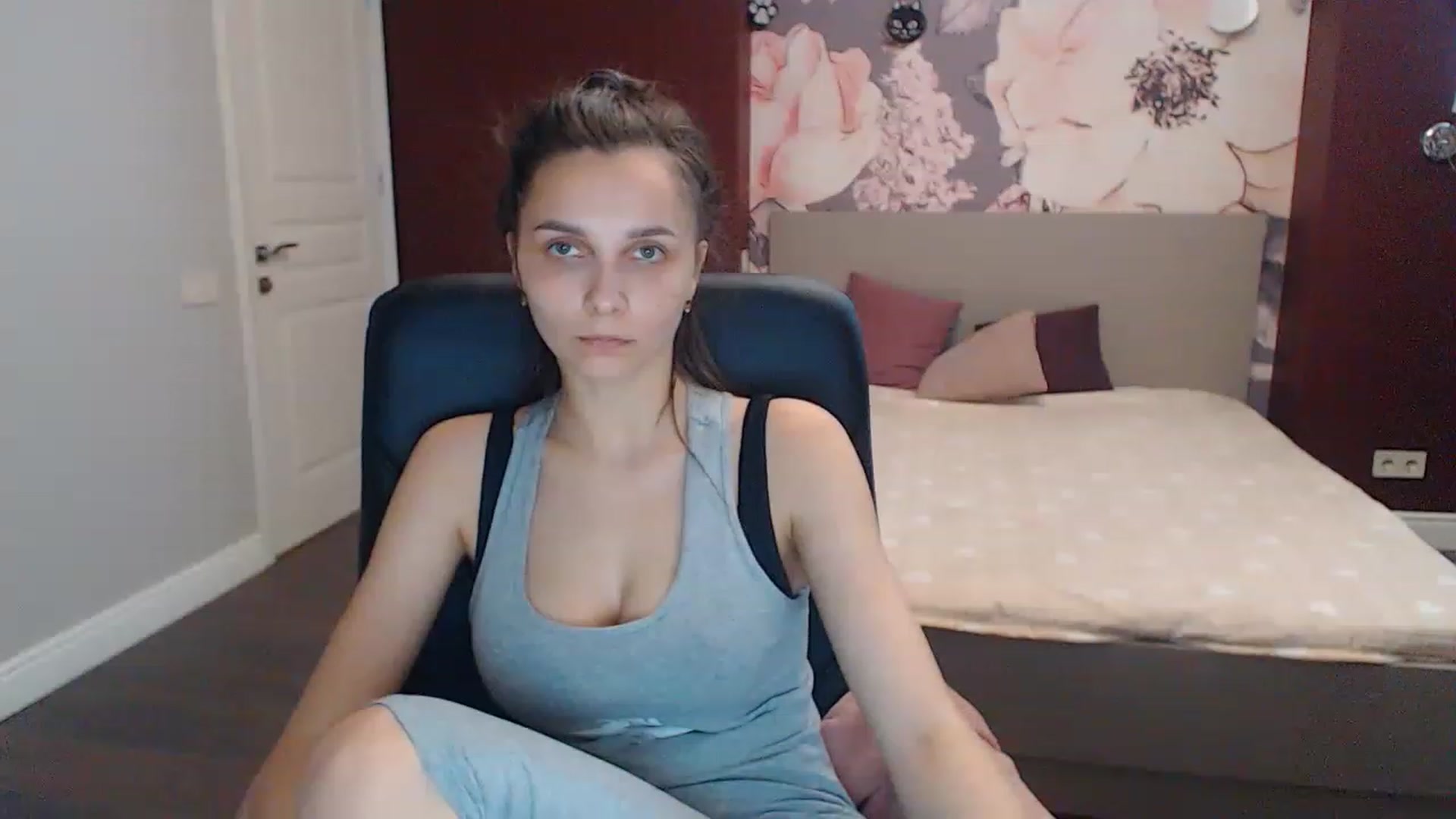 Gallery image thumbnail from Karina_Mils's myfreecams stream on, 06/16/2023, 14:14 image 11 of 20