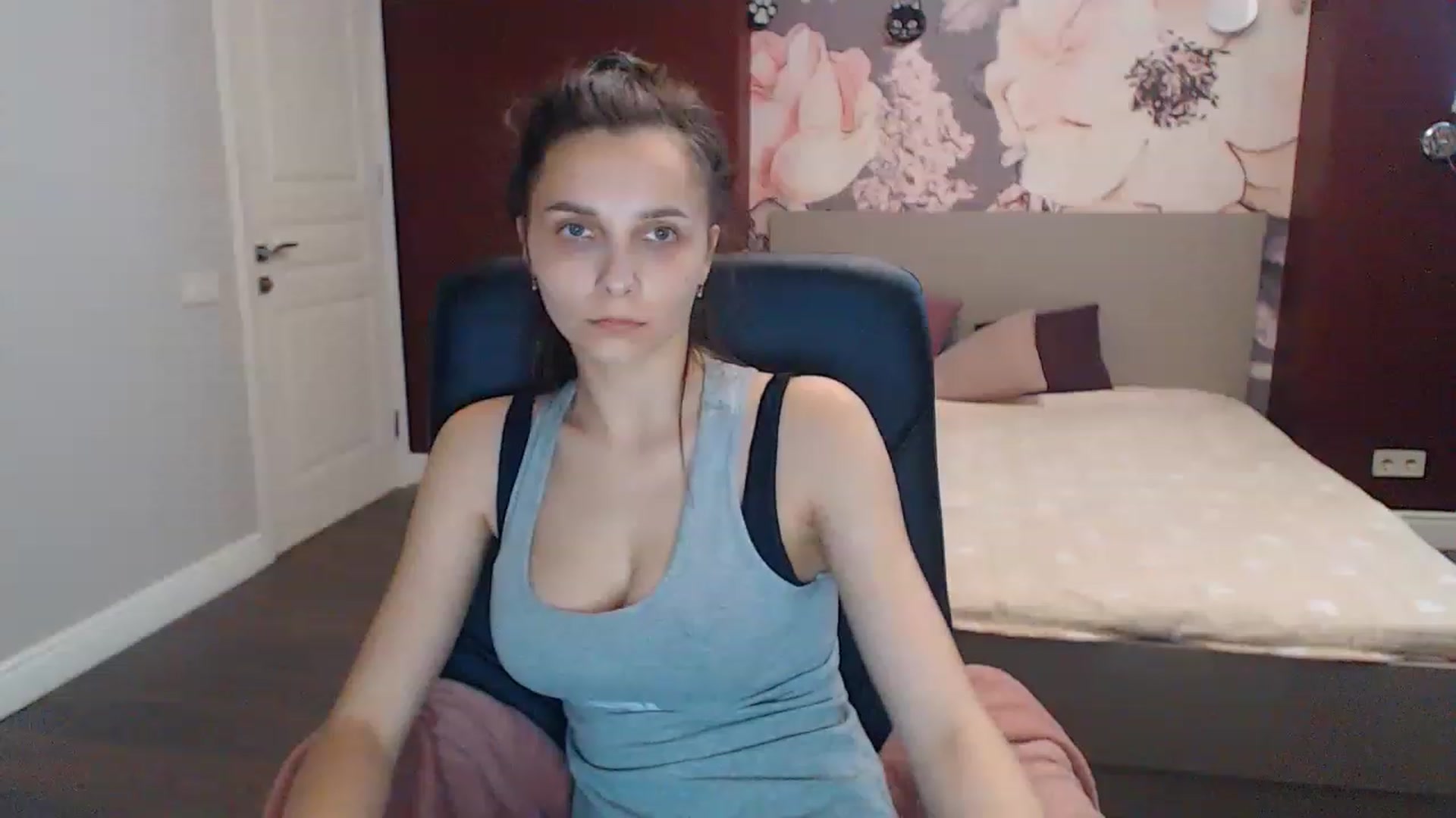 Gallery image thumbnail from Karina_Mils's myfreecams stream on, 06/16/2023, 14:14 image 17 of 20