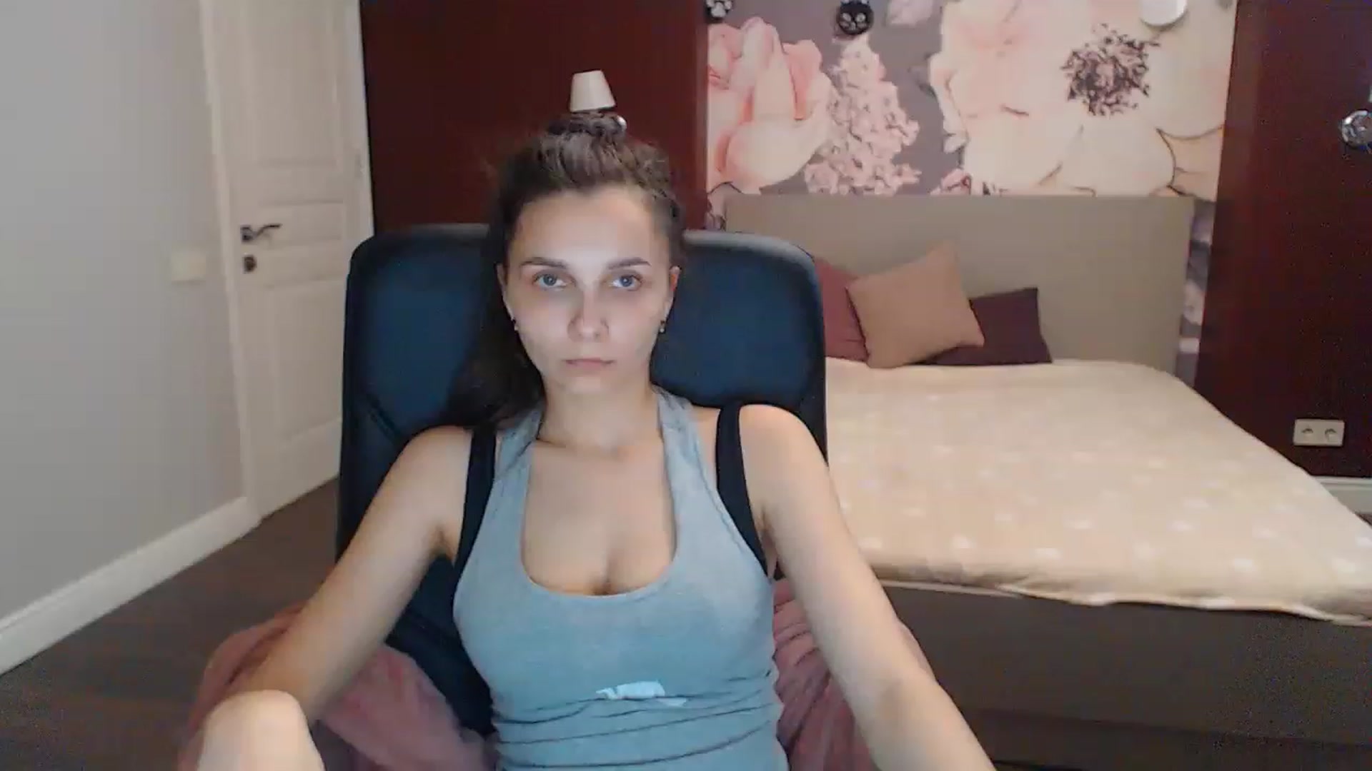Gallery image thumbnail from Karina_Mils's myfreecams stream on, 06/16/2023, 16:17 image 5 of 20