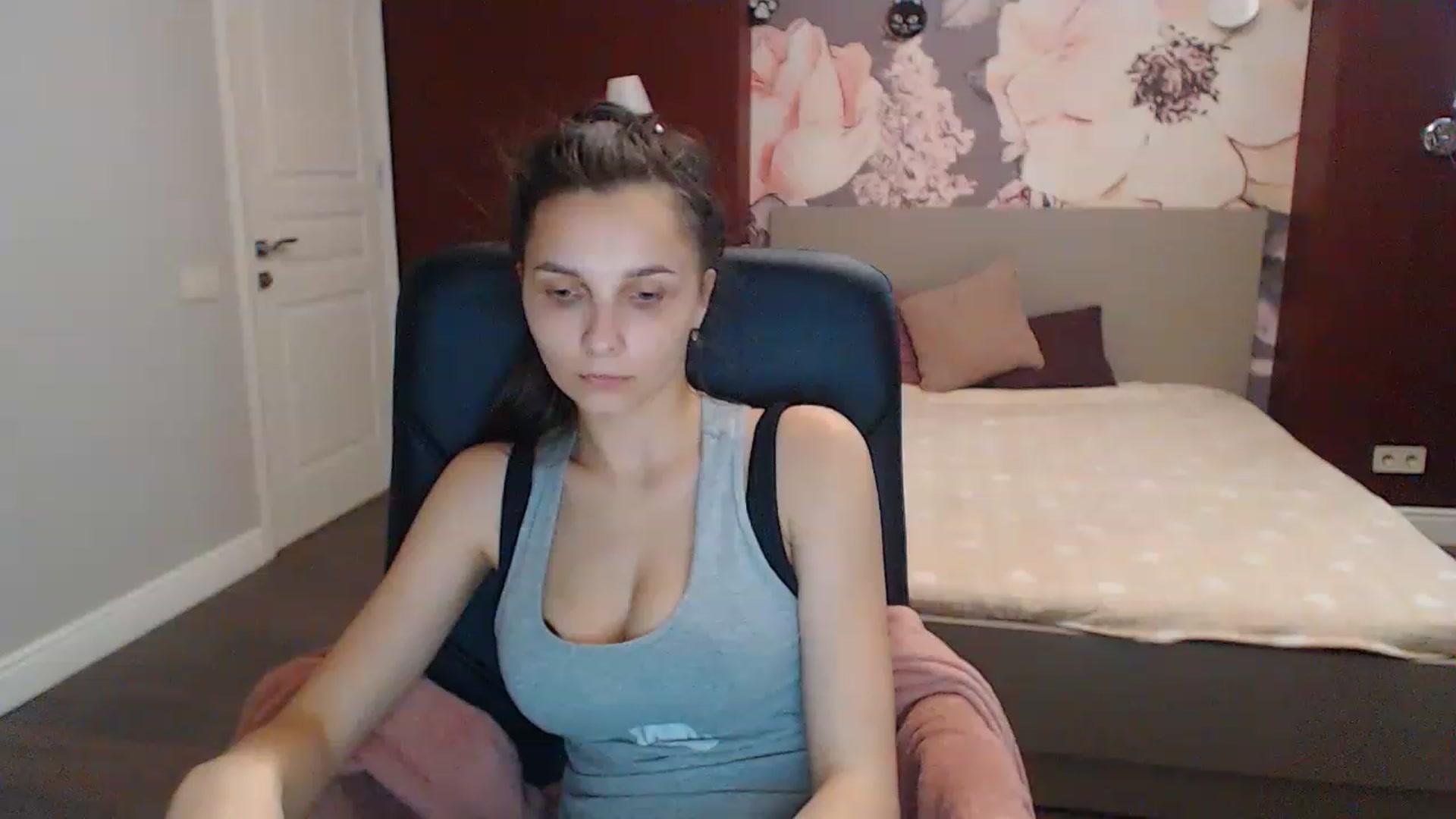 Gallery image thumbnail from Karina_Mils's myfreecams stream on, 06/16/2023, 16:17 image 2 of 20