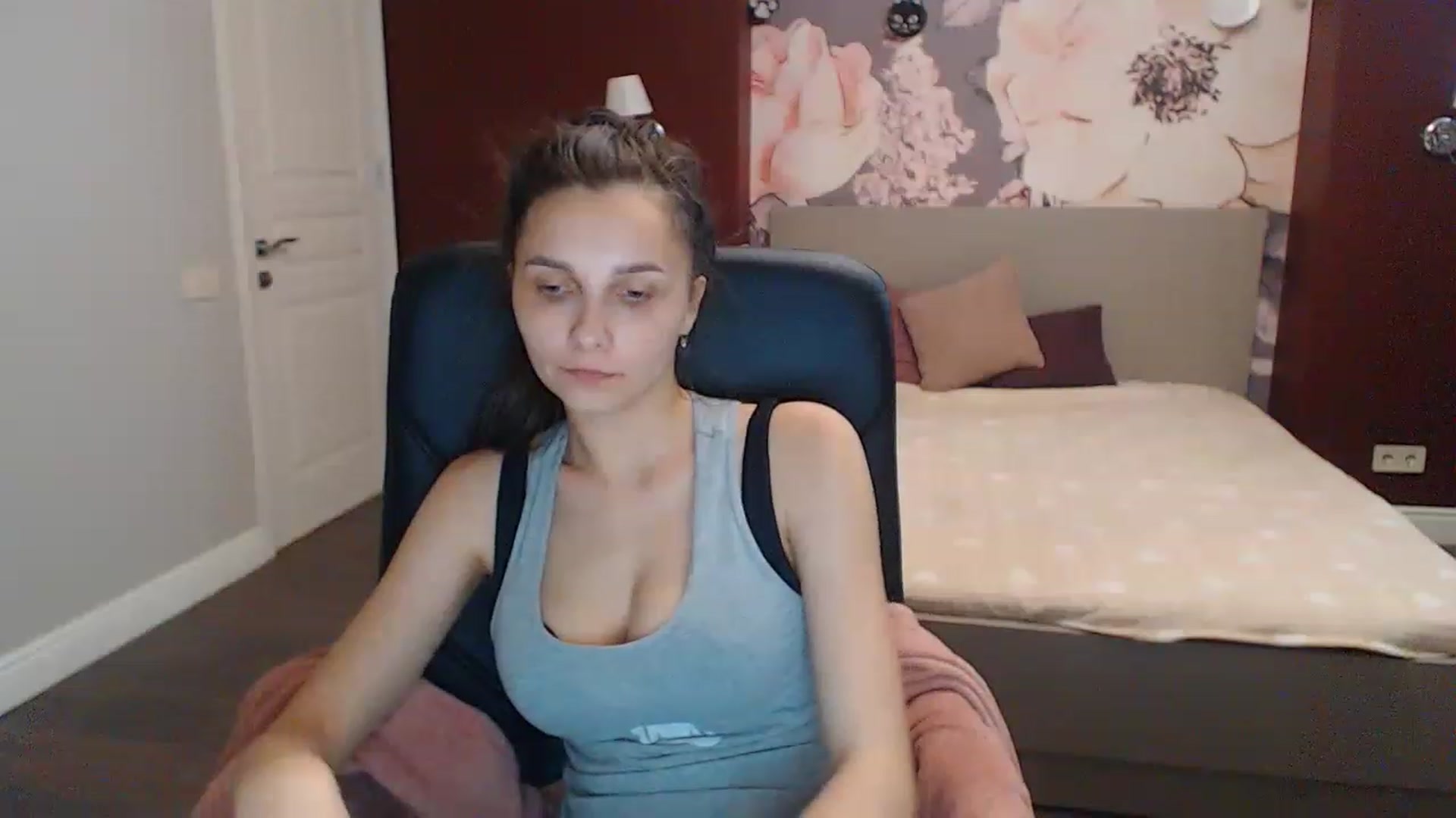 Gallery image thumbnail from Karina_Mils's myfreecams stream on, 06/16/2023, 16:17 image 3 of 20