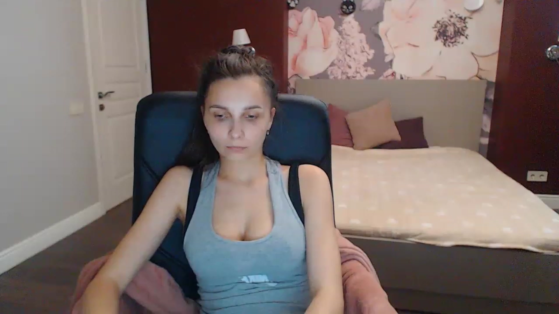 Gallery image thumbnail from Karina_Mils's myfreecams stream on, 06/16/2023, 16:17 image 4 of 20