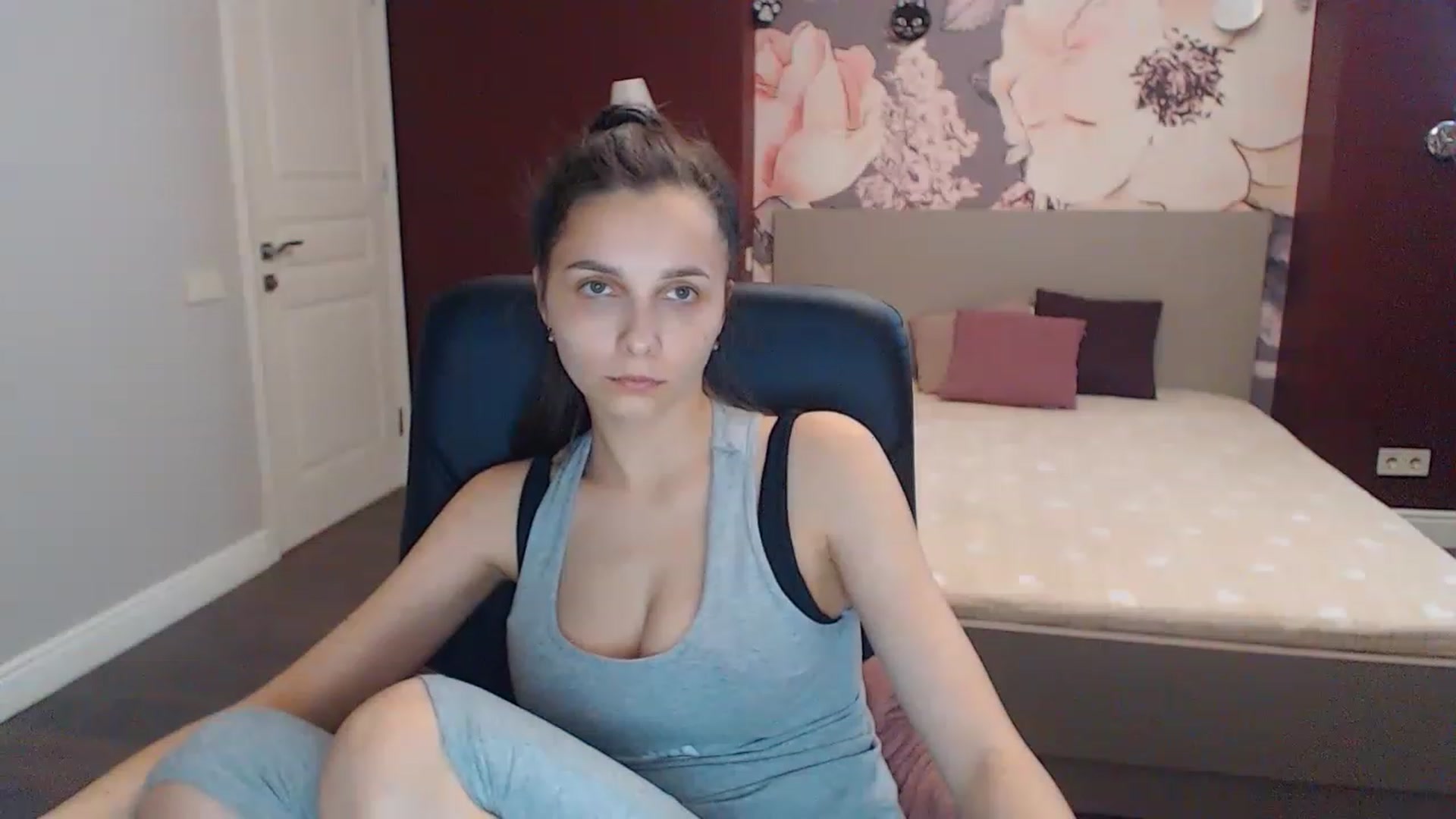 Gallery image thumbnail from Karina_Mils's myfreecams stream on, 06/17/2023, 14:03 image 9 of 20