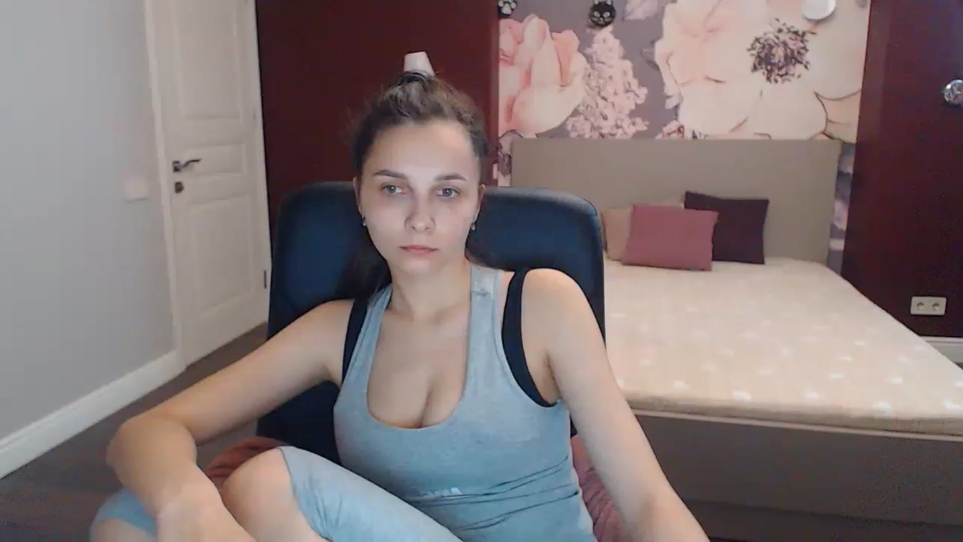 Gallery image thumbnail from Karina_Mils's myfreecams stream on, 06/17/2023, 14:03 image 8 of 20