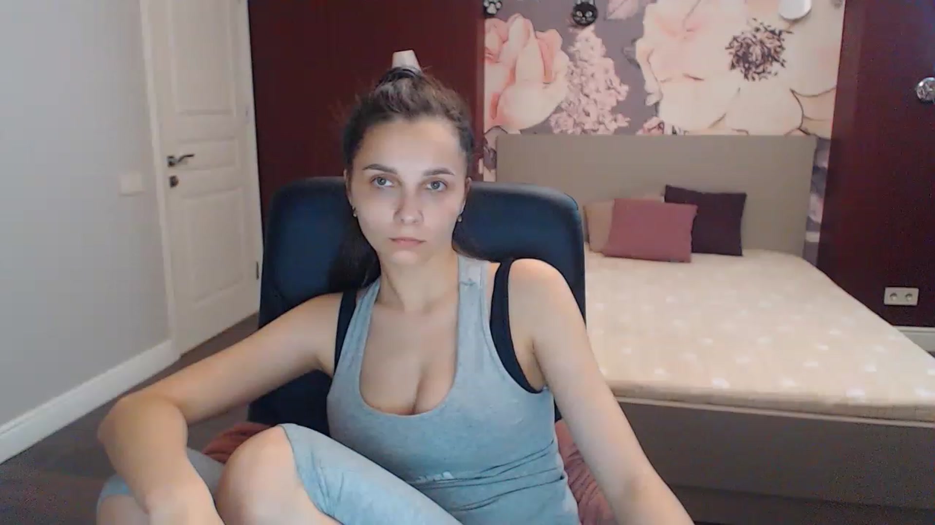 Gallery image thumbnail from Karina_Mils's myfreecams stream on, 06/17/2023, 14:03 image 5 of 20