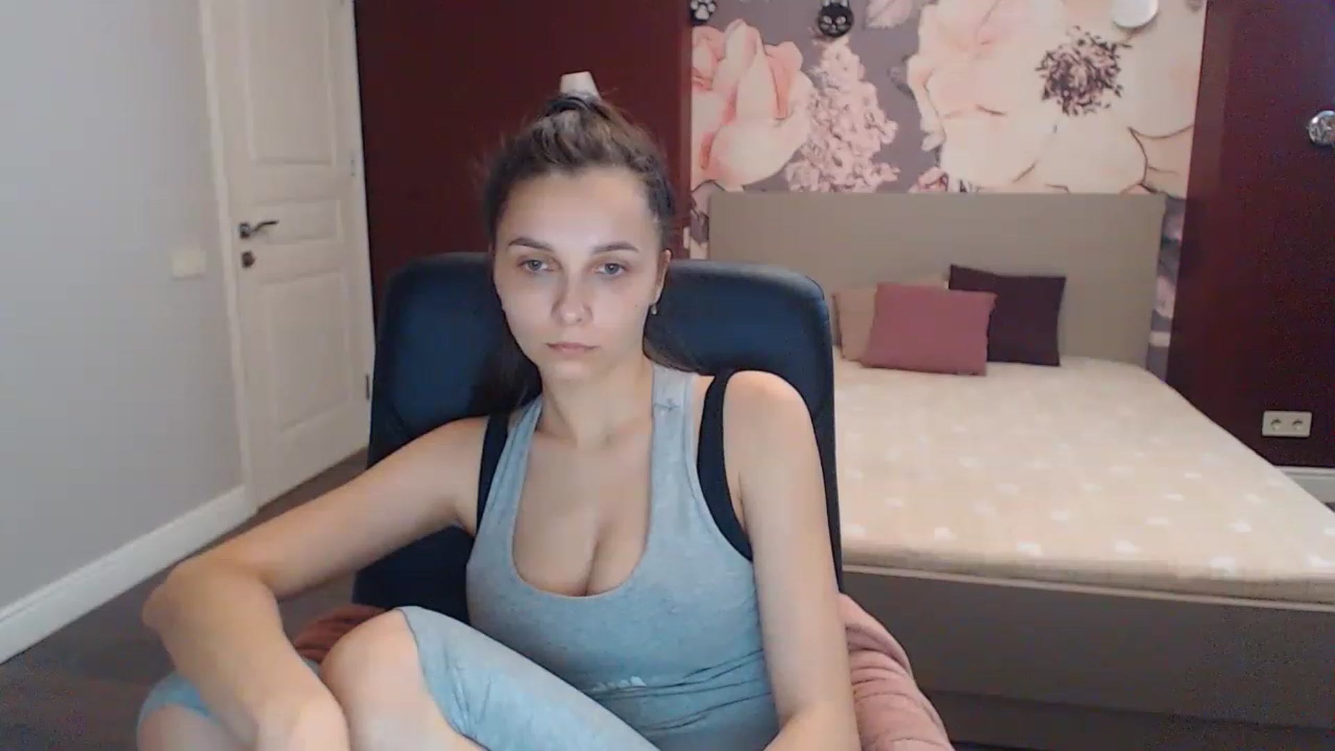 Gallery image thumbnail from Karina_Mils's myfreecams stream on, 06/17/2023, 14:03 image 4 of 20