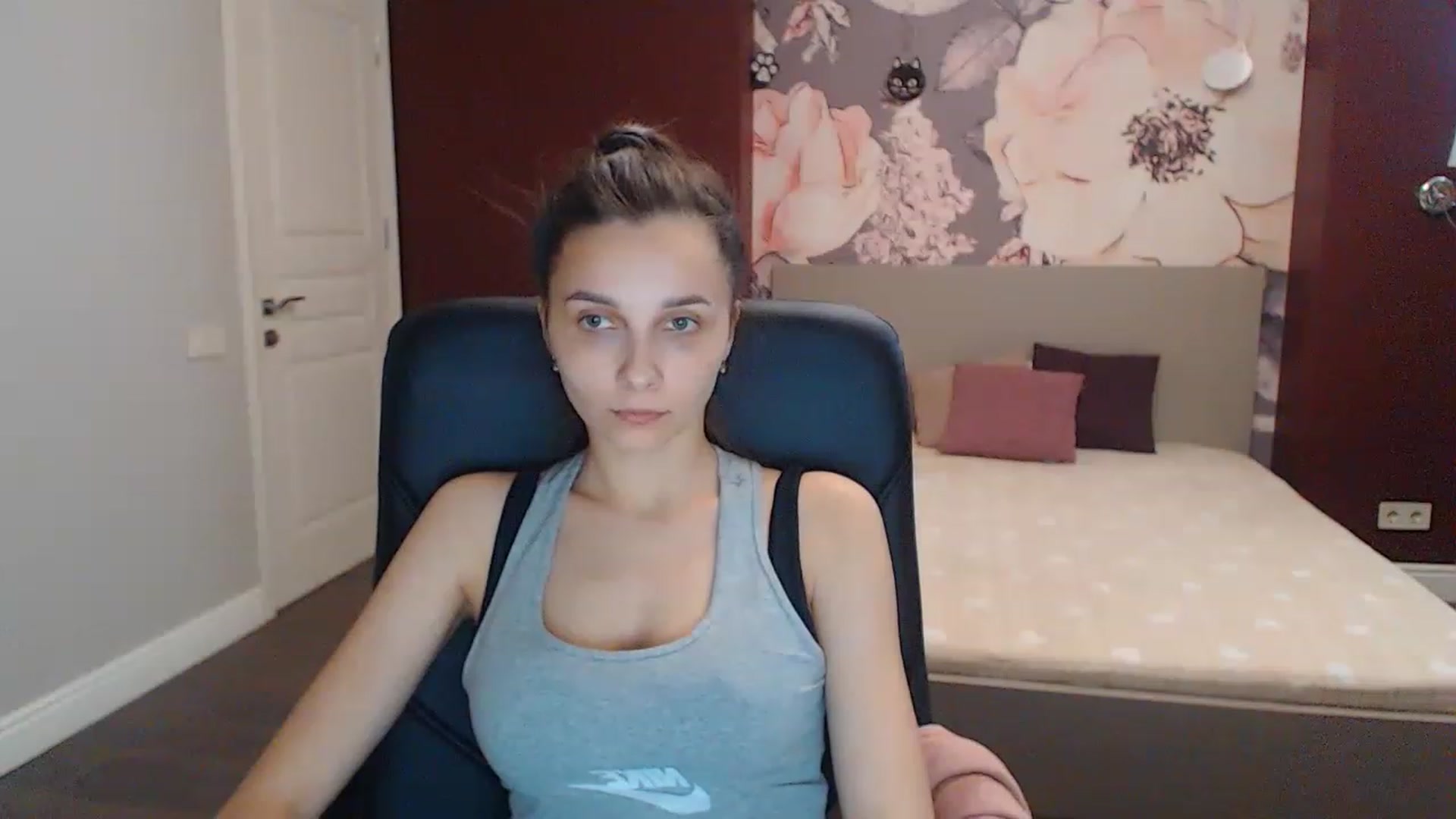 Gallery image thumbnail from Karina_Mils's myfreecams stream on, 06/17/2023, 15:57 image 7 of 20