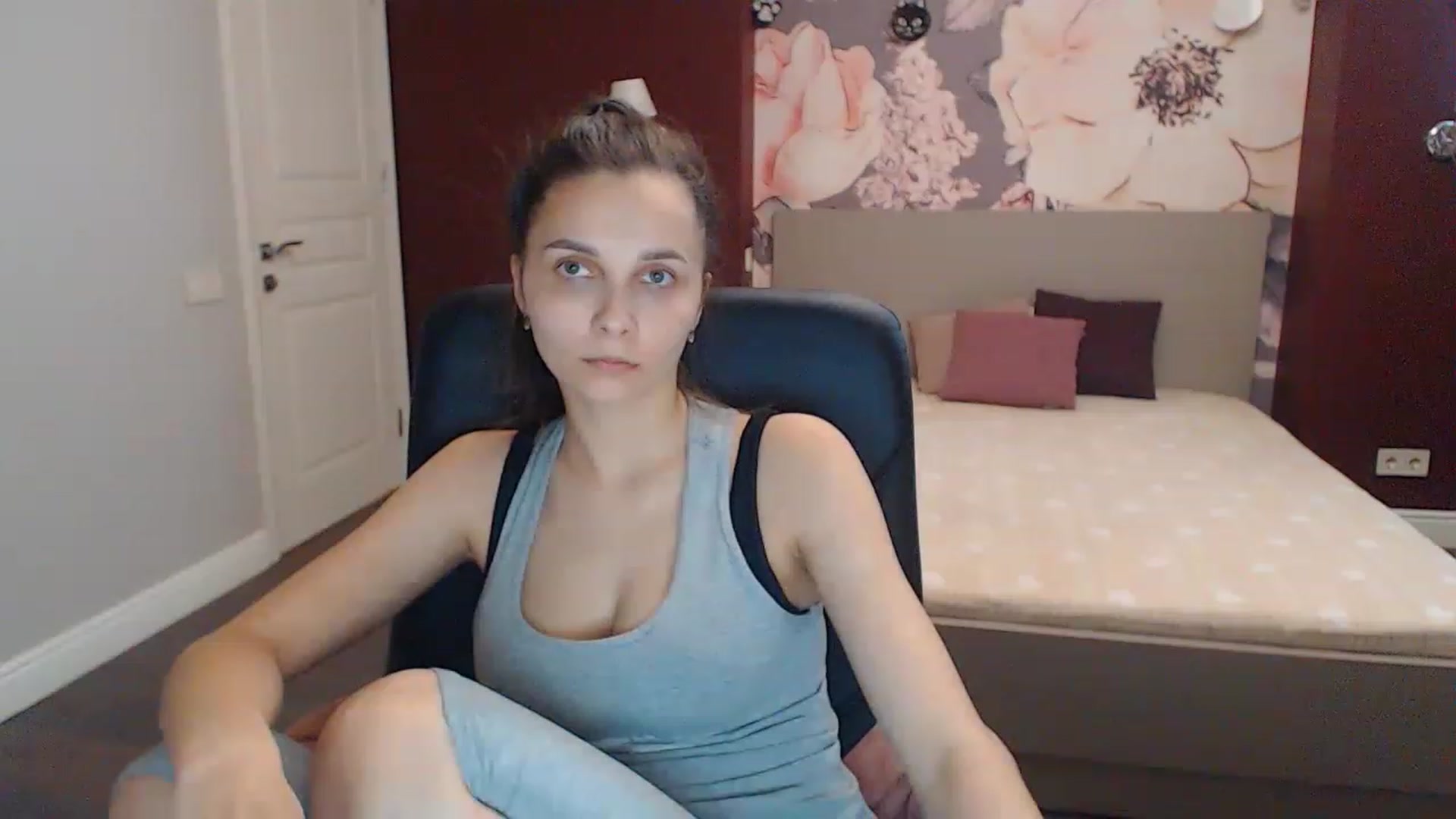 Gallery image thumbnail from Karina_Mils's myfreecams stream on, 06/17/2023, 15:57 image 2 of 20