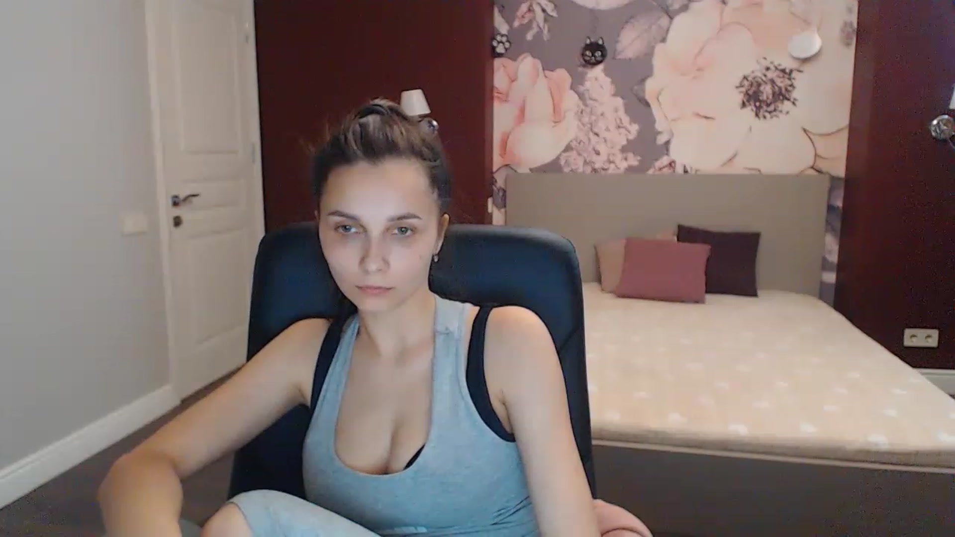 Gallery image thumbnail from Karina_Mils's myfreecams stream on, 06/17/2023, 15:57 image 13 of 20