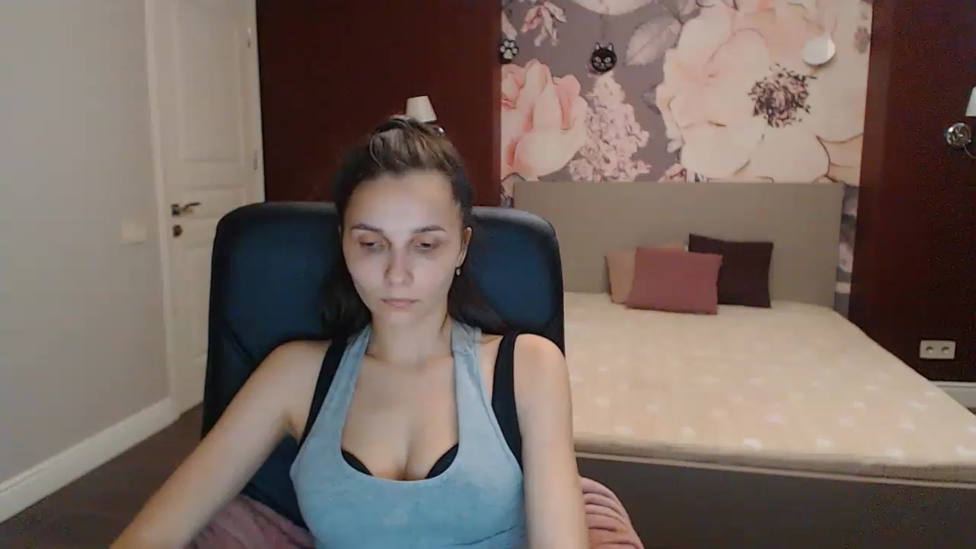 Gallery image thumbnail from Karina_Mils's myfreecams stream on, 06/17/2023, 17:05 image 2 of 20