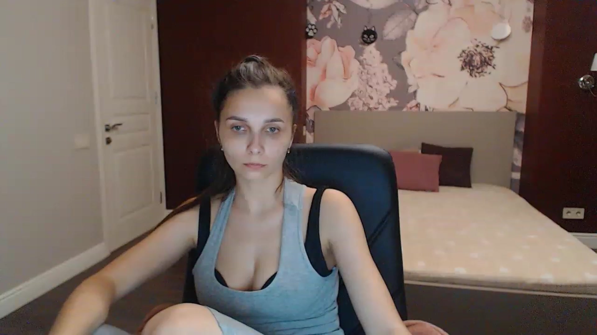 Gallery image thumbnail from Karina_Mils's myfreecams stream on, 06/17/2023, 17:05 image 19 of 20