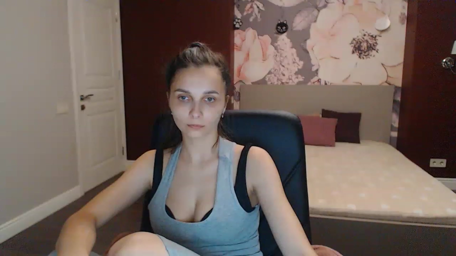 Gallery image thumbnail from Karina_Mils's myfreecams stream on, 06/17/2023, 17:05 image 20 of 20
