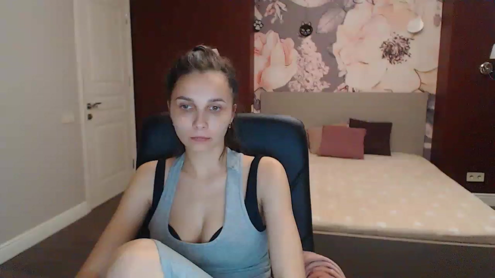 Gallery image thumbnail from Karina_Mils's myfreecams stream on, 06/17/2023, 17:05 image 10 of 20