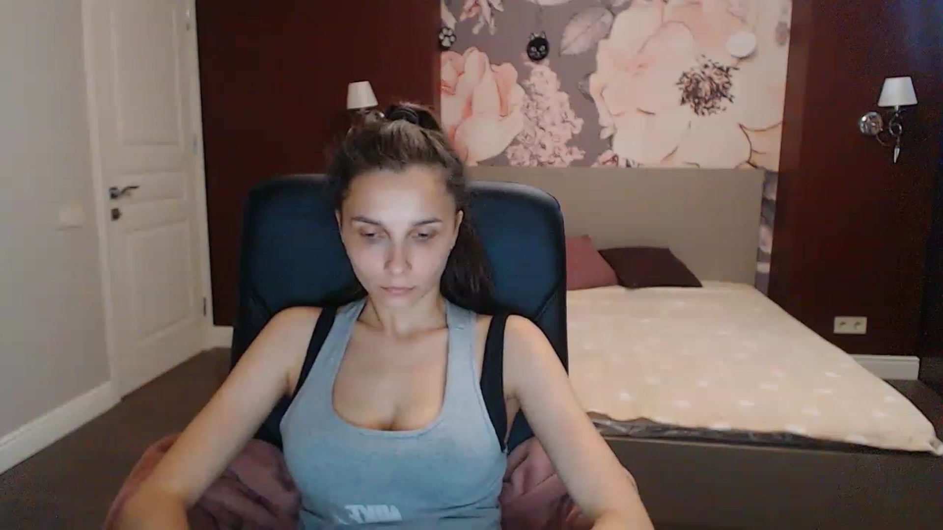 Gallery image thumbnail from Karina_Mils's myfreecams stream on, 06/26/2023, 09:01 image 18 of 20