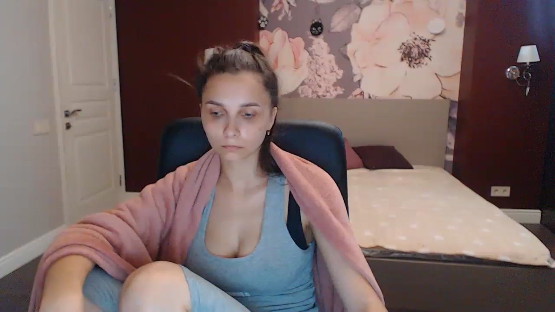 Gallery image thumbnail from Karina_Mils's myfreecams stream on, 06/26/2023, 09:01 image 11 of 20