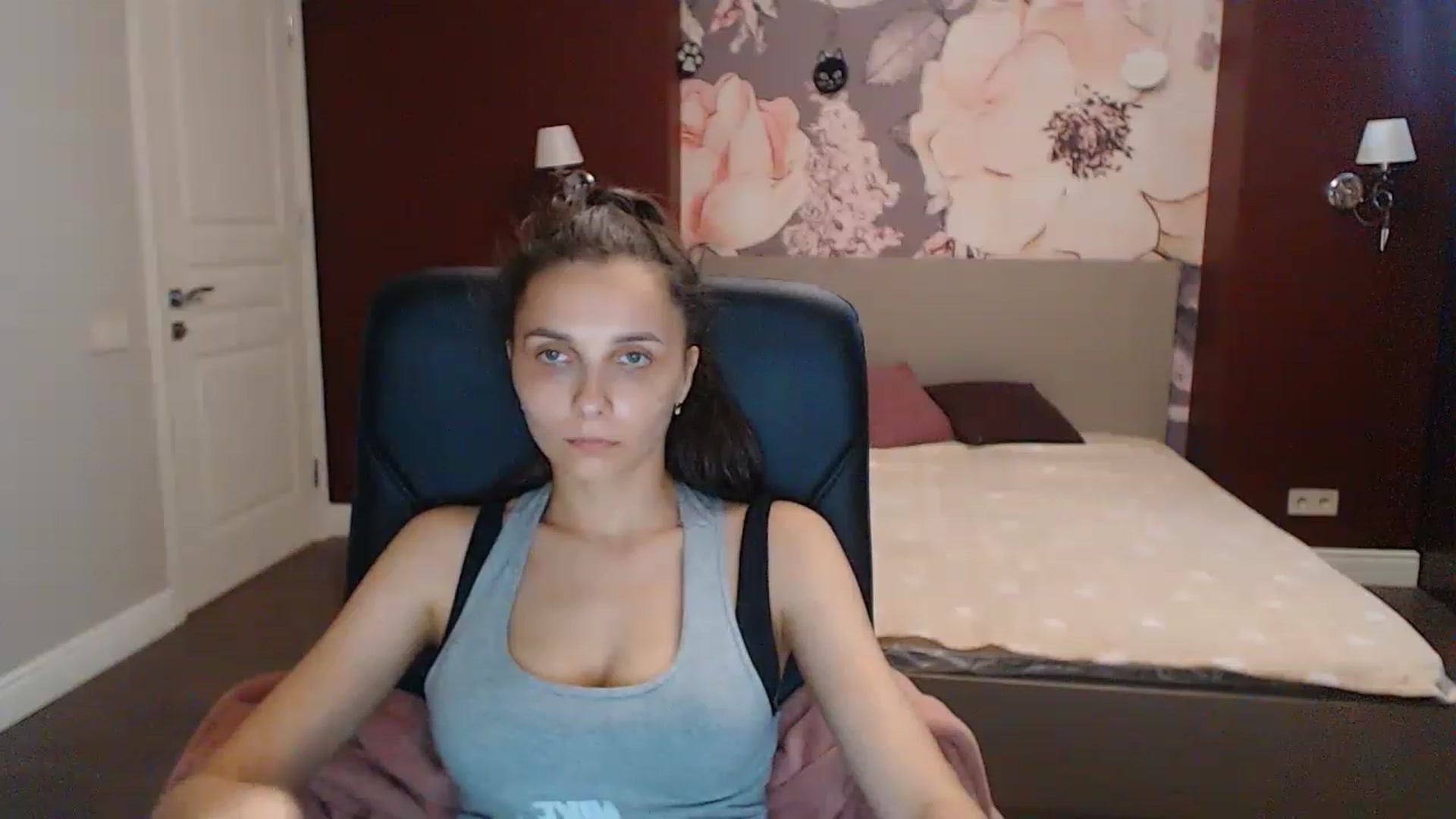 Gallery image thumbnail from Karina_Mils's myfreecams stream on, 06/26/2023, 09:01 image 19 of 20