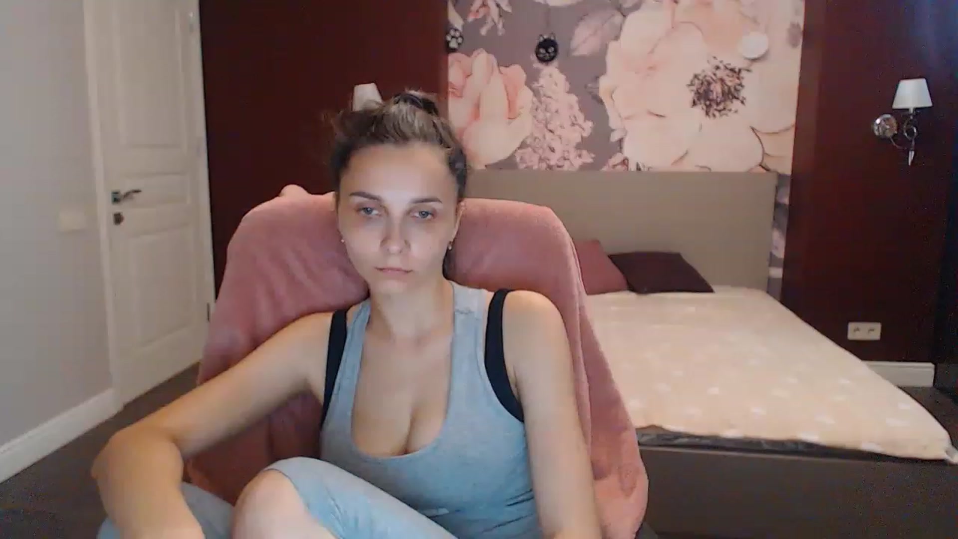 Gallery image thumbnail from Karina_Mils's myfreecams stream on, 06/26/2023, 09:01 image 1 of 20