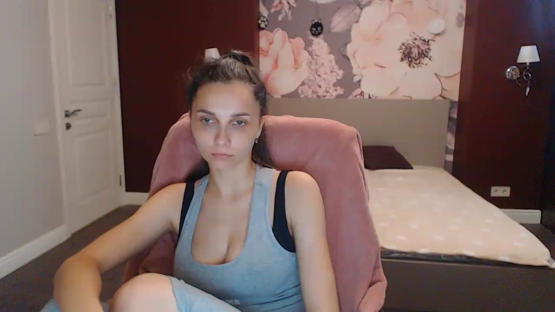 Gallery image thumbnail from Karina_Mils's myfreecams stream on, 06/26/2023, 09:01 image 4 of 20