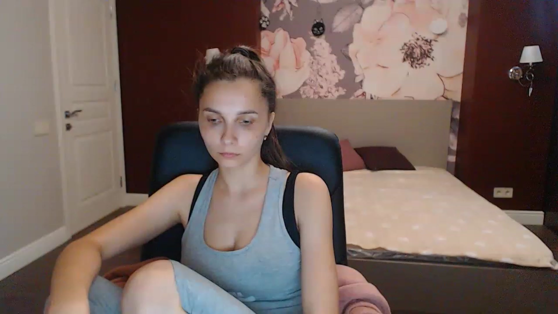 Gallery image thumbnail from Karina_Mils's myfreecams stream on, 06/26/2023, 09:01 image 17 of 20