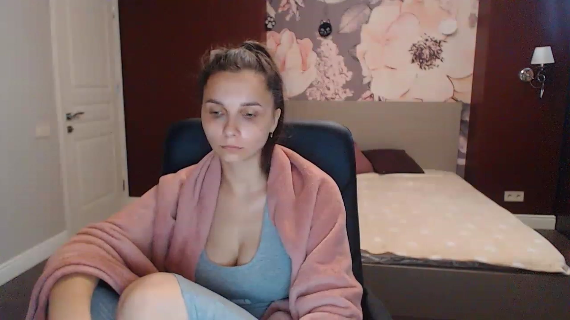 Gallery image thumbnail from Karina_Mils's myfreecams stream on, 06/26/2023, 09:01 image 7 of 20
