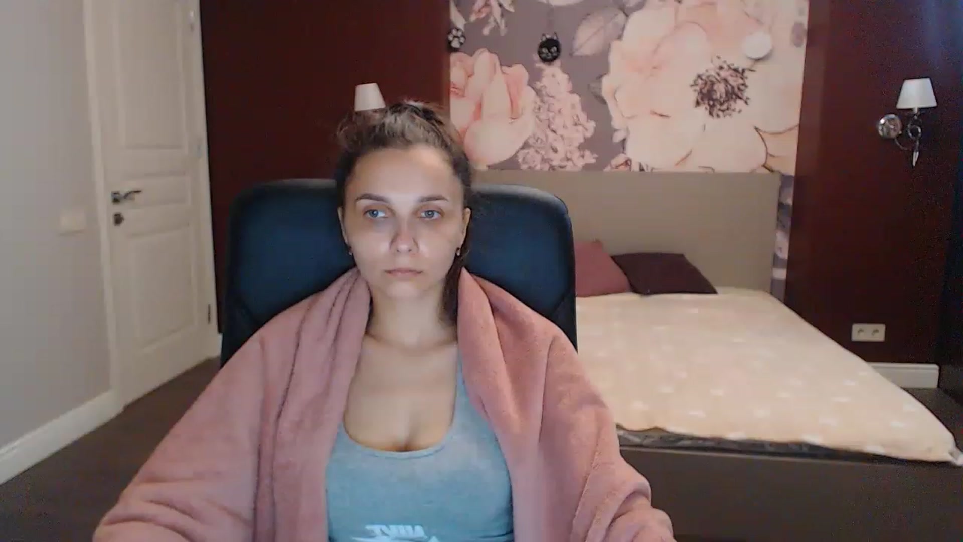 Gallery image thumbnail from Karina_Mils's myfreecams stream on, 06/26/2023, 09:01 image 9 of 20