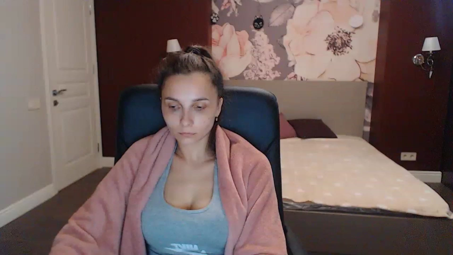 Gallery image thumbnail from Karina_Mils's myfreecams stream on, 06/26/2023, 09:01 image 12 of 20
