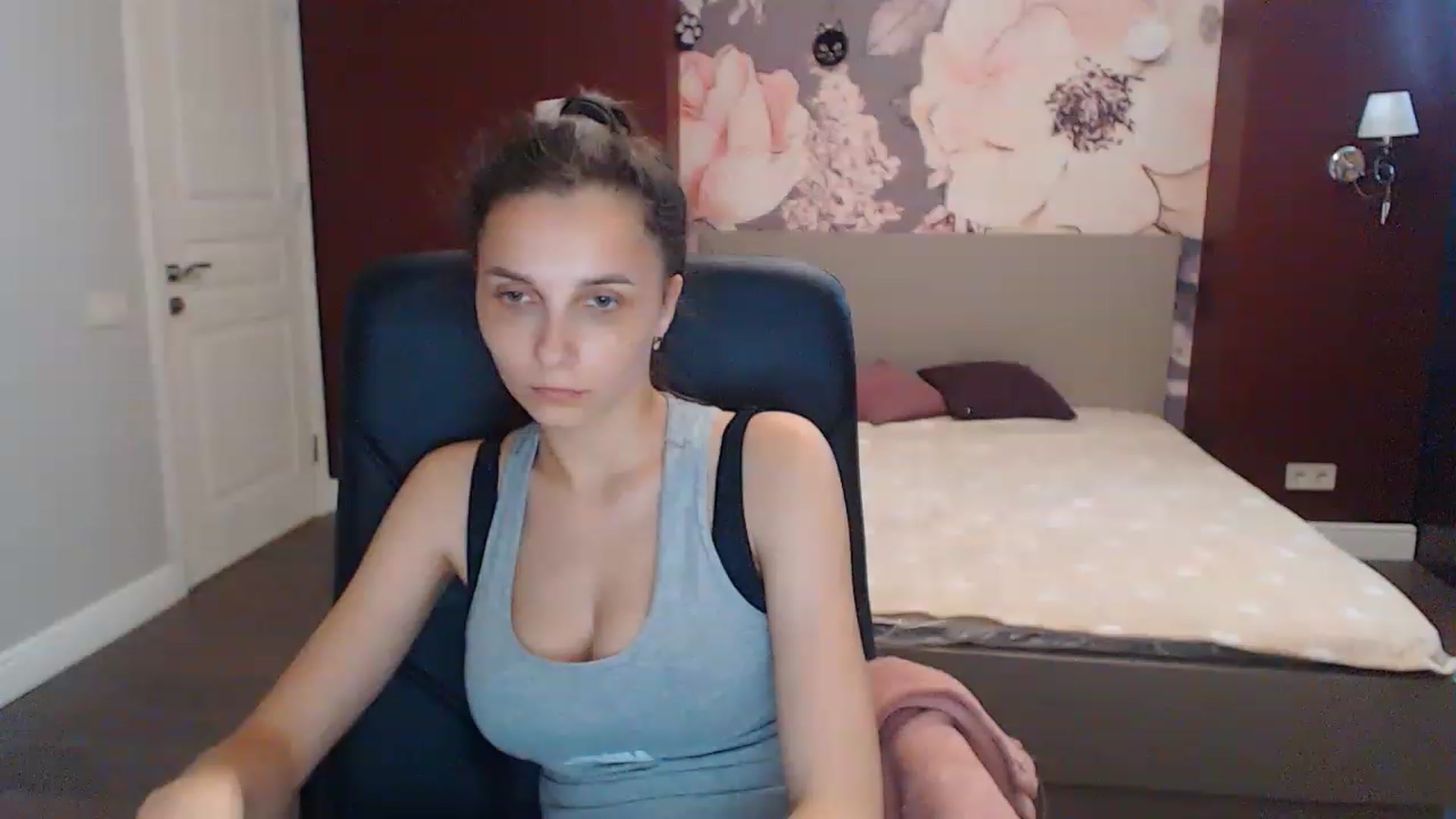 Gallery image thumbnail from Karina_Mils's myfreecams stream on, 06/26/2023, 10:50 image 11 of 20