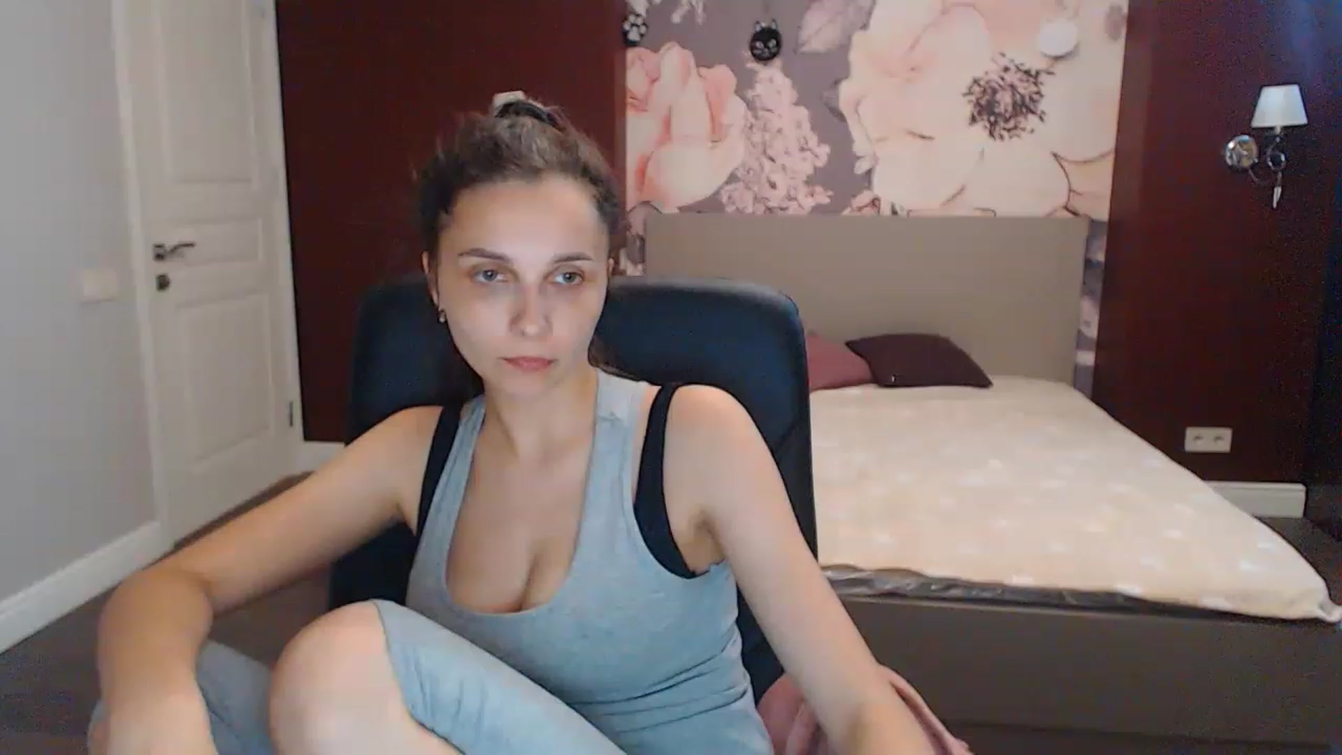 Gallery image thumbnail from Karina_Mils's myfreecams stream on, 06/26/2023, 10:50 image 7 of 20