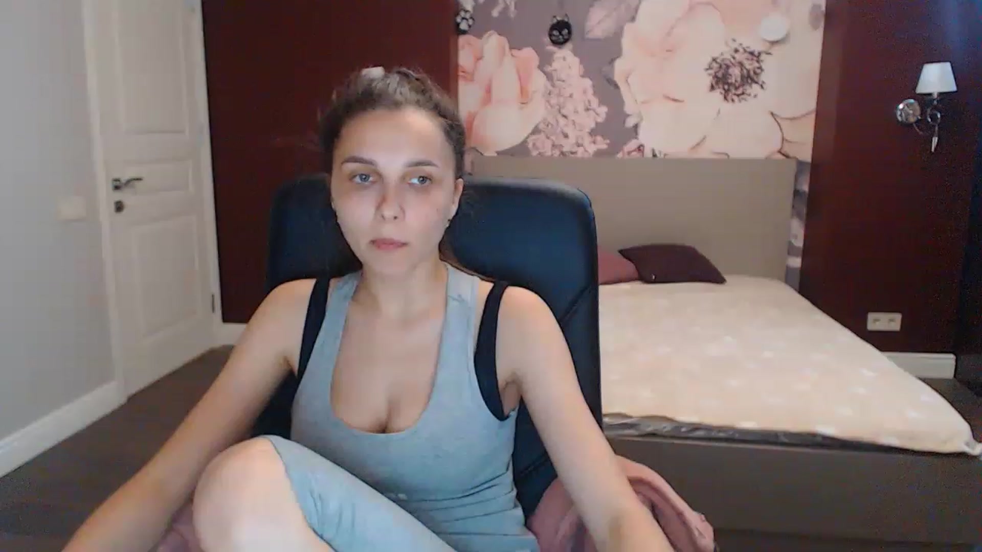 Gallery image thumbnail from Karina_Mils's myfreecams stream on, 06/26/2023, 10:50 image 6 of 20