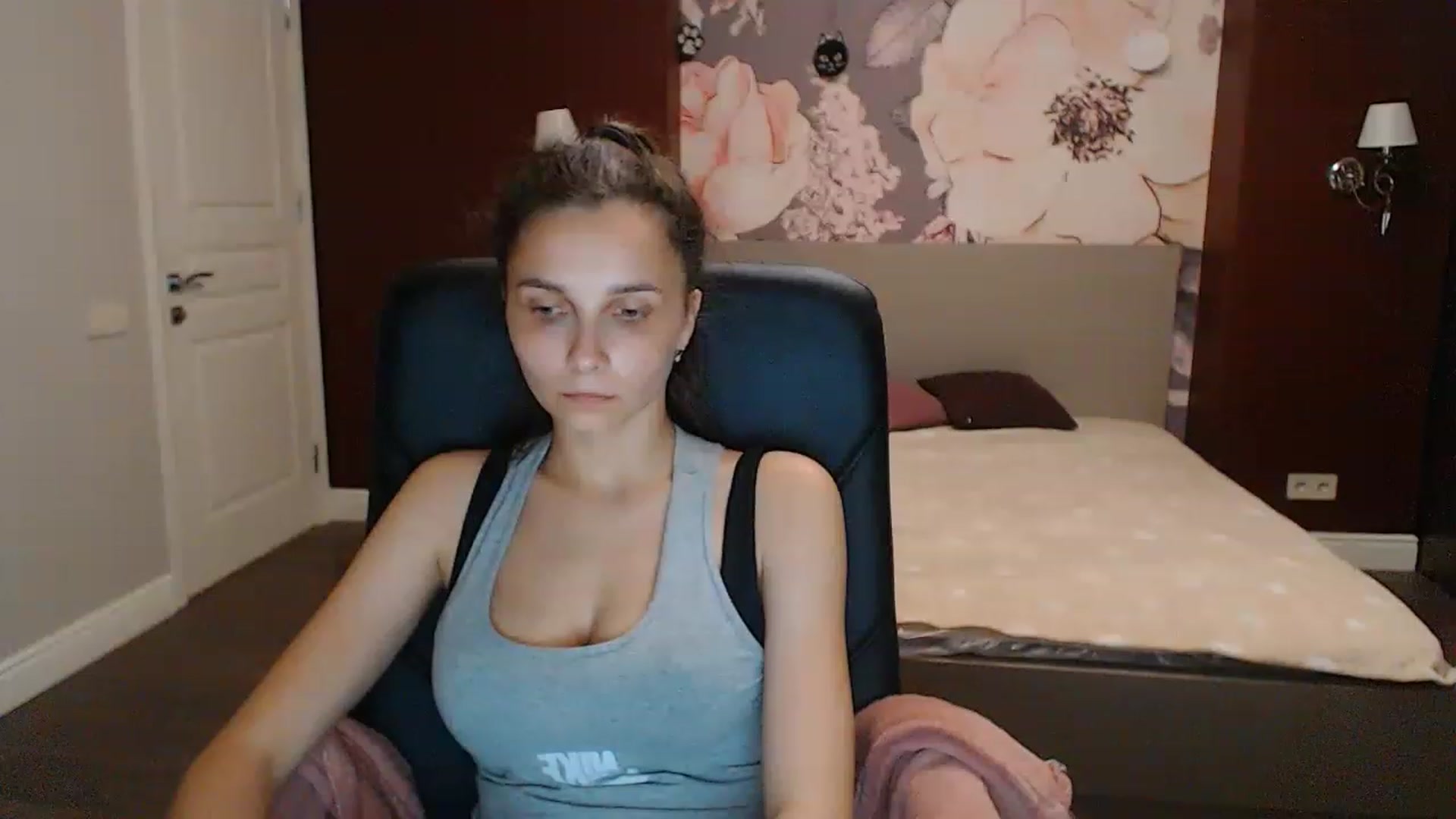 Gallery image thumbnail from Karina_Mils's myfreecams stream on, 06/26/2023, 10:50 image 19 of 20