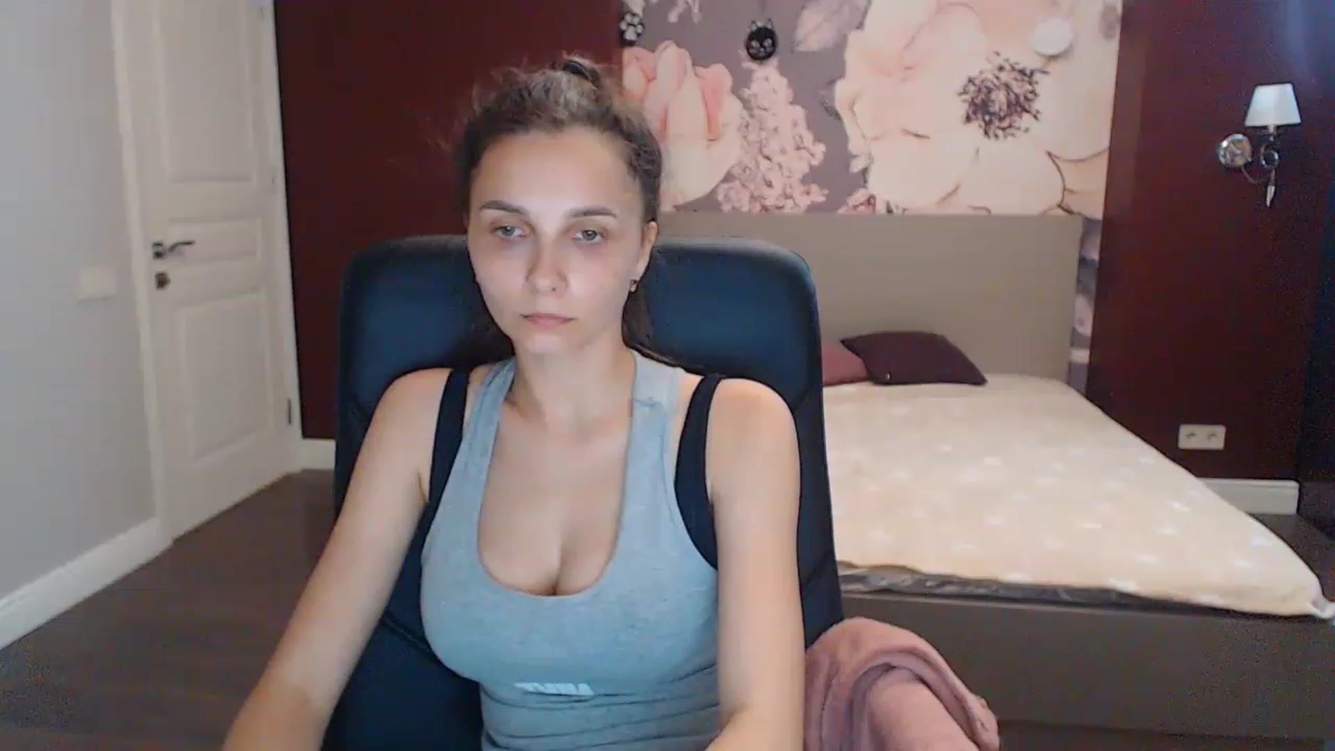 Gallery image thumbnail from Karina_Mils's myfreecams stream on, 06/26/2023, 10:50 image 12 of 20