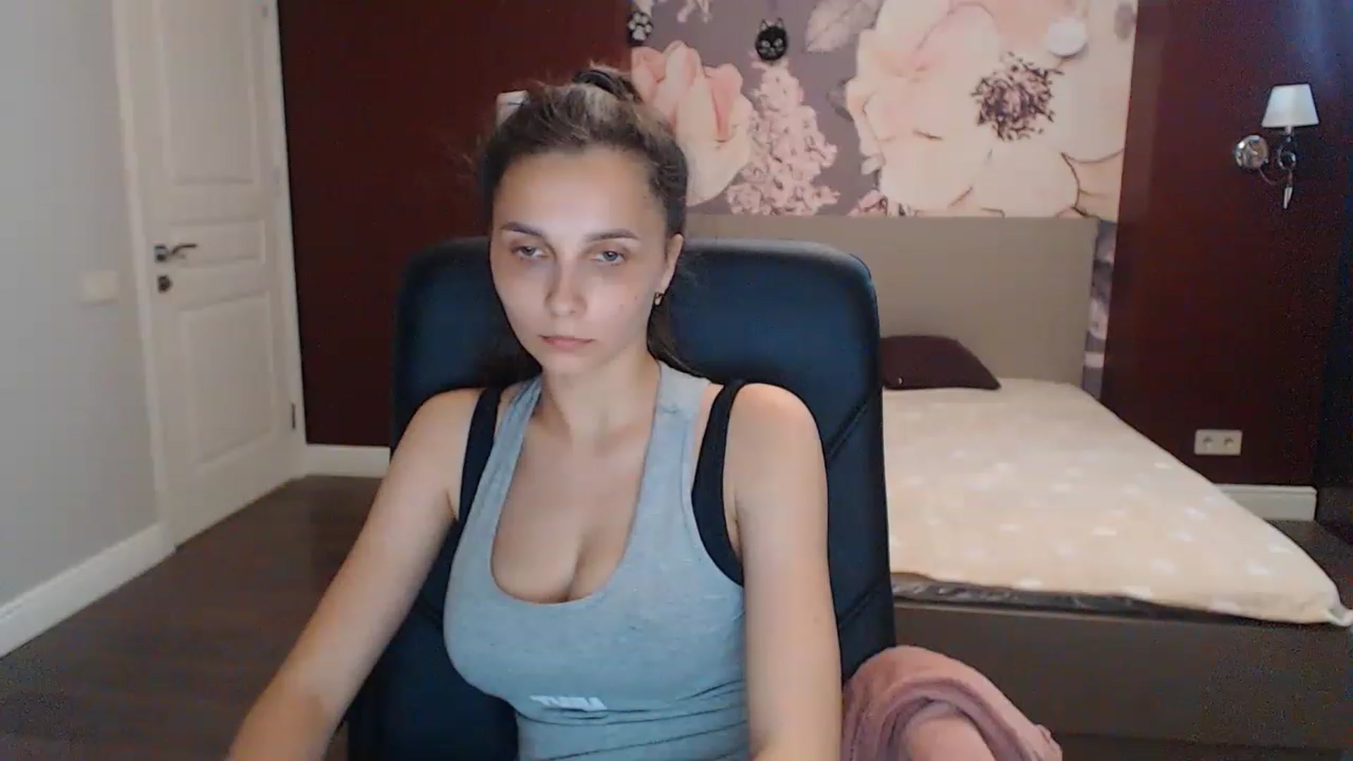 Gallery image thumbnail from Karina_Mils's myfreecams stream on, 06/26/2023, 10:50 image 13 of 20