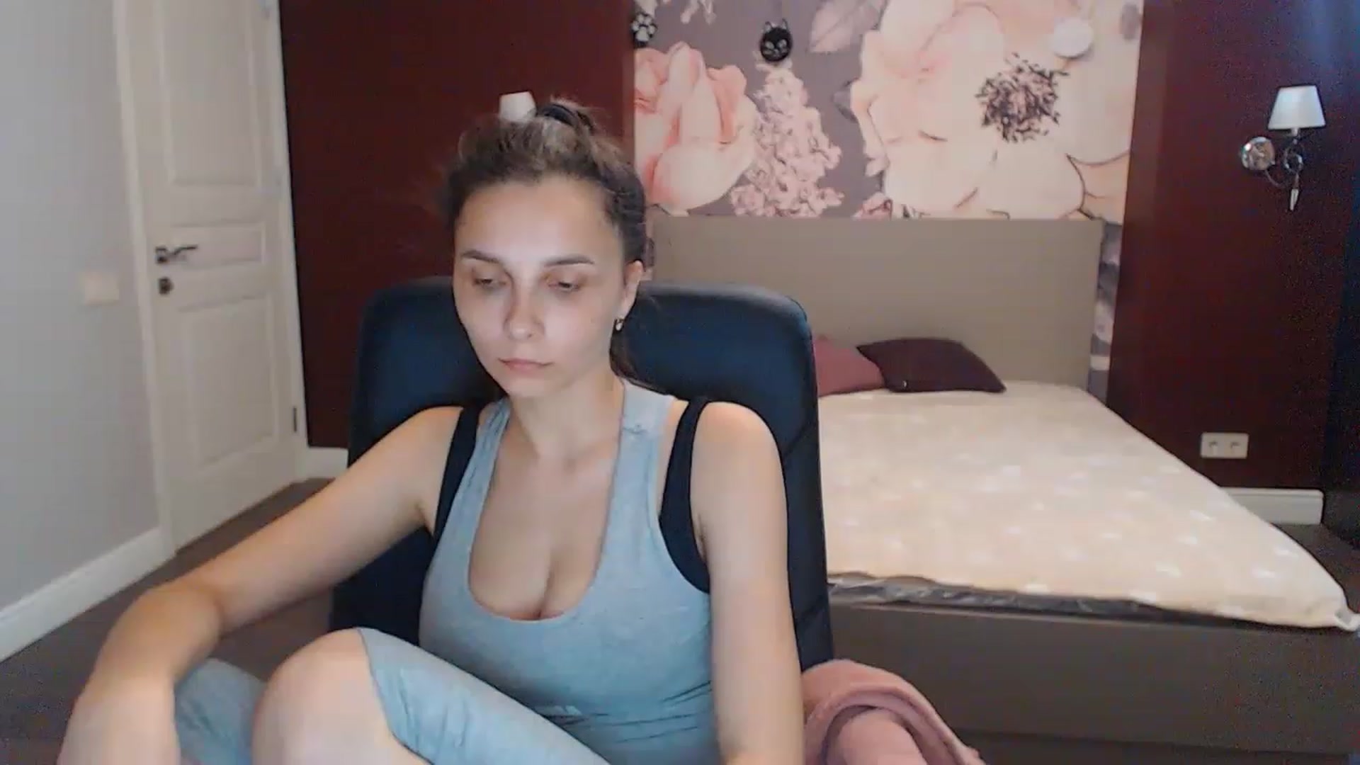 Gallery image thumbnail from Karina_Mils's myfreecams stream on, 06/26/2023, 10:50 image 9 of 20