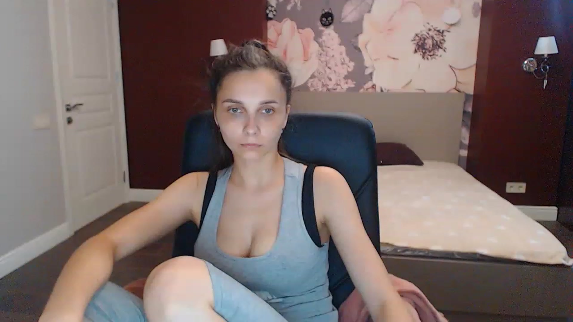 Gallery image thumbnail from Karina_Mils's myfreecams stream on, 06/26/2023, 10:50 image 1 of 20