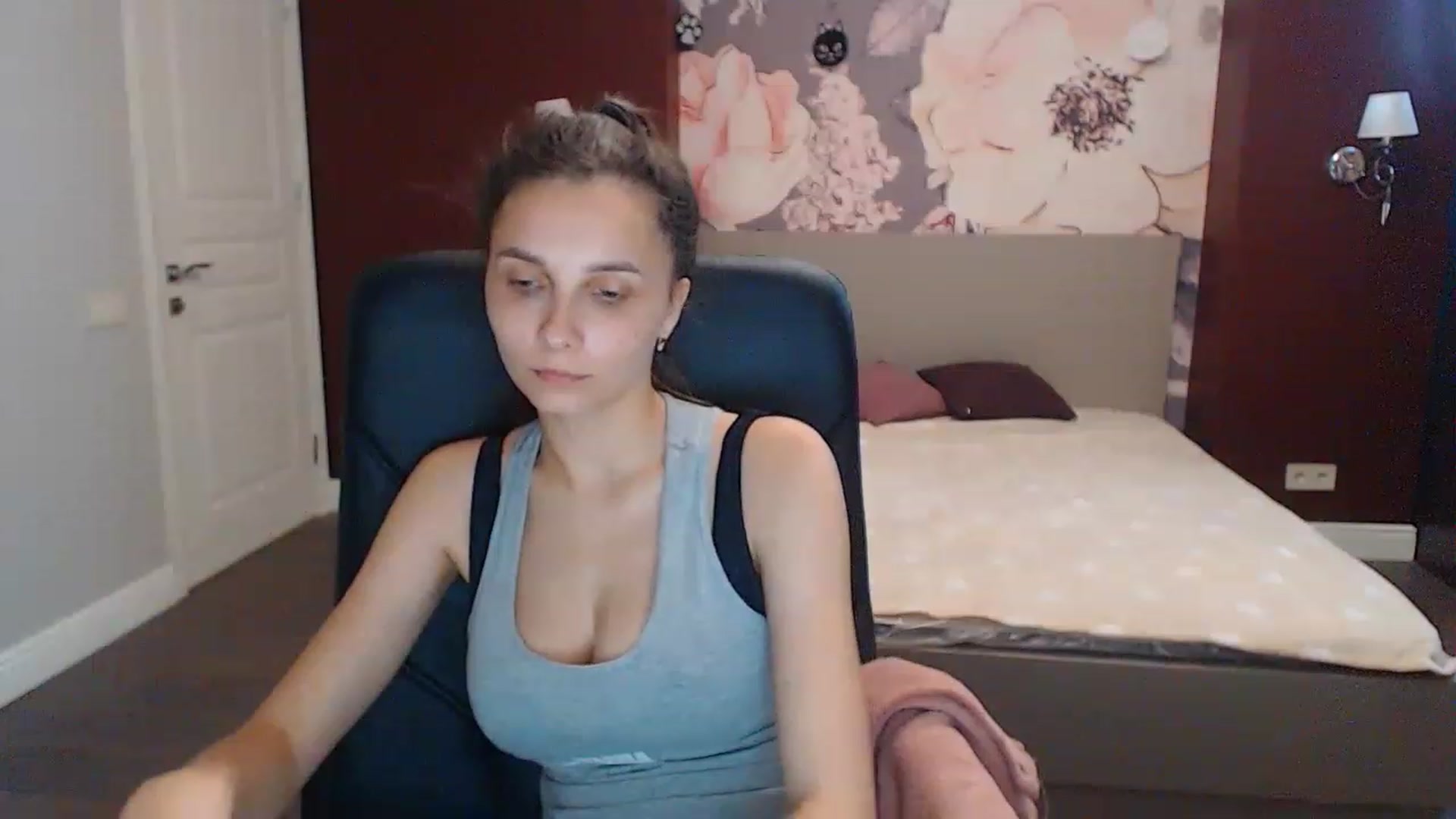 Gallery image thumbnail from Karina_Mils's myfreecams stream on, 06/26/2023, 10:50 image 10 of 20