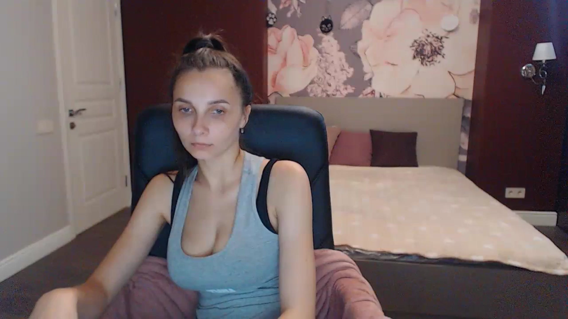 Gallery image thumbnail from Karina_Mils's myfreecams stream on, 06/29/2023, 07:09 image 1 of 20