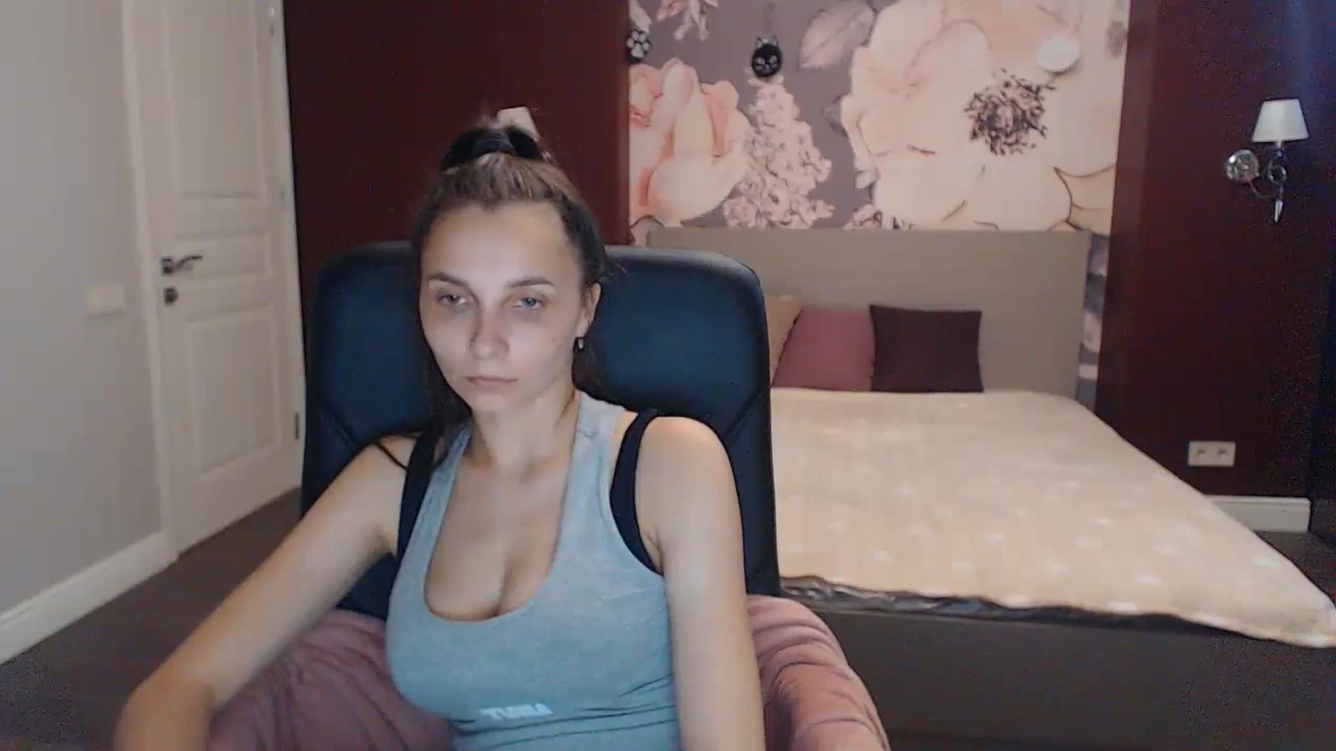 Gallery image thumbnail from Karina_Mils's myfreecams stream on, 06/29/2023, 07:09 image 6 of 20