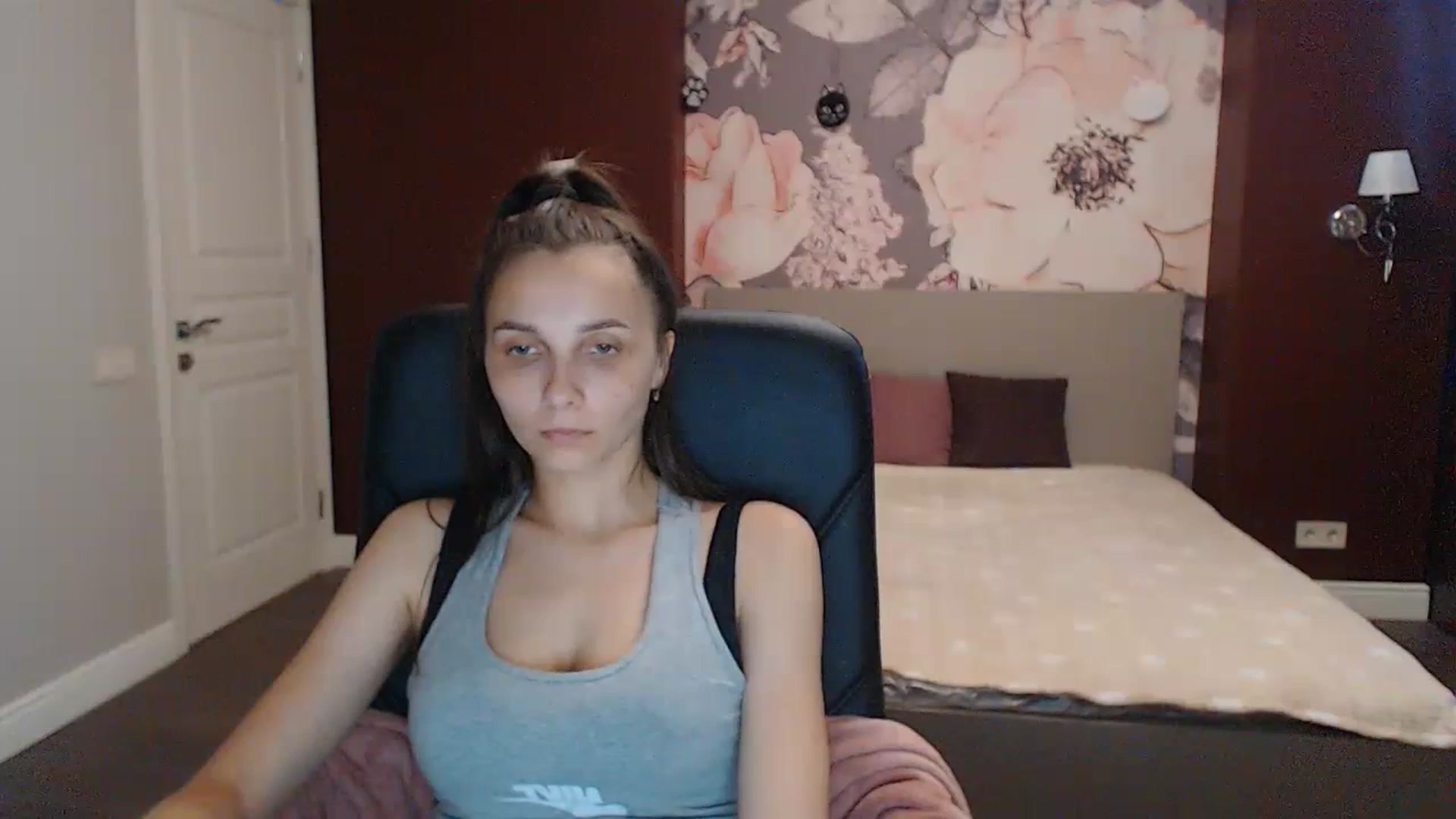 Gallery image thumbnail from Karina_Mils's myfreecams stream on, 06/29/2023, 07:09 image 11 of 20