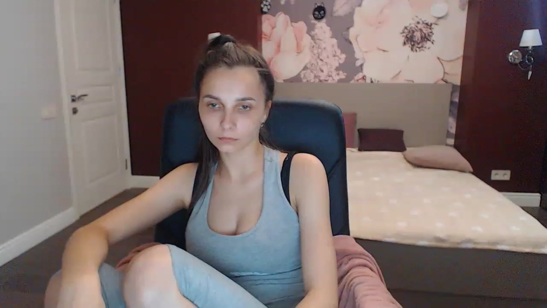 Gallery image thumbnail from Karina_Mils's myfreecams stream on, 06/29/2023, 09:53 image 15 of 20