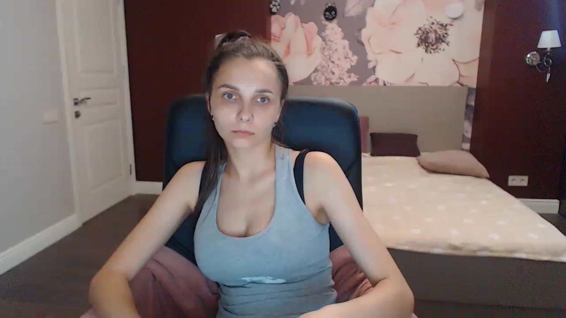 Gallery image thumbnail from Karina_Mils's myfreecams stream on, 06/29/2023, 09:53 image 1 of 20