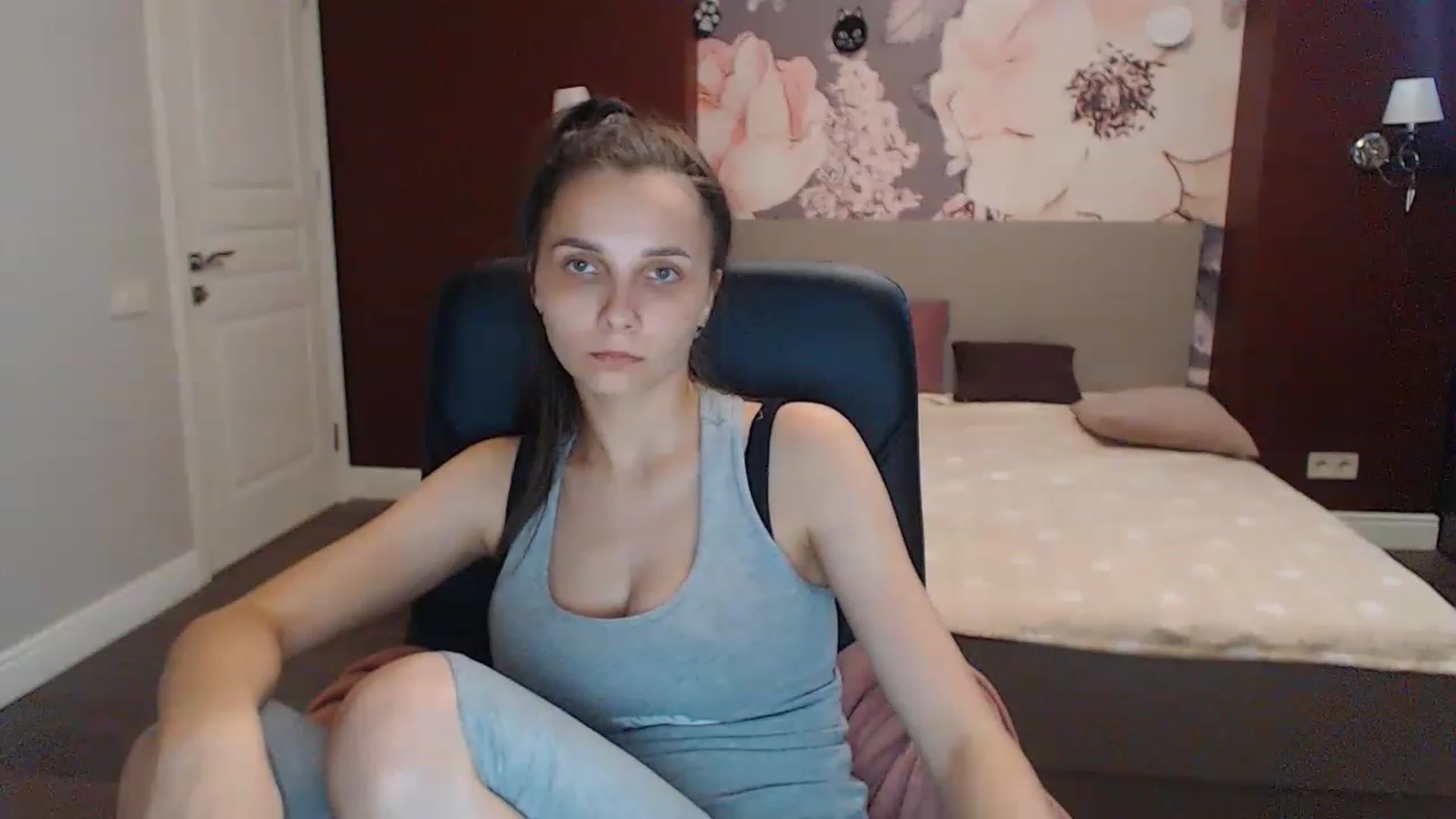 Gallery image thumbnail from Karina_Mils's myfreecams stream on, 06/29/2023, 09:53 image 17 of 20