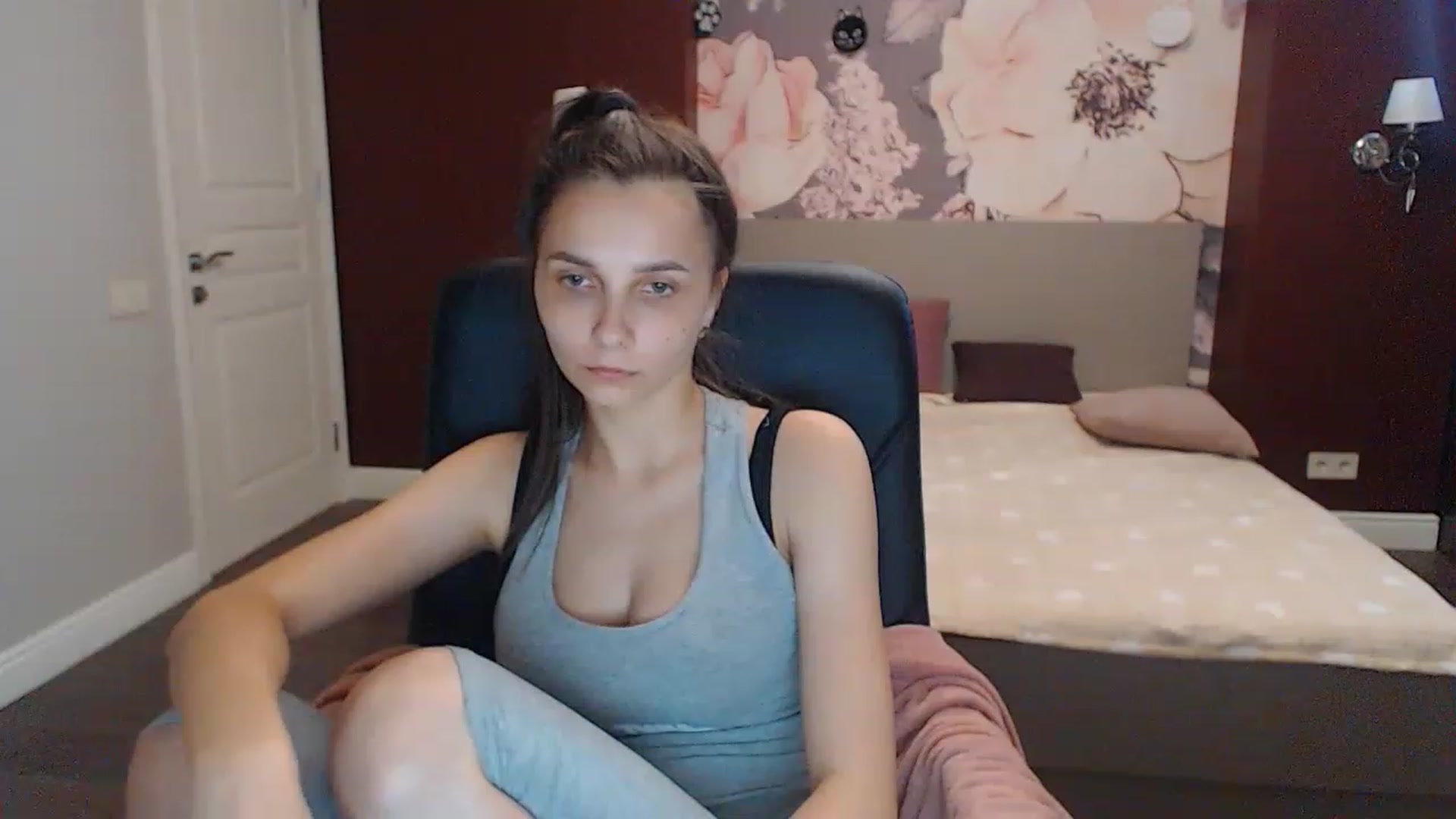 Gallery image thumbnail from Karina_Mils's myfreecams stream on, 06/29/2023, 09:53 image 10 of 20