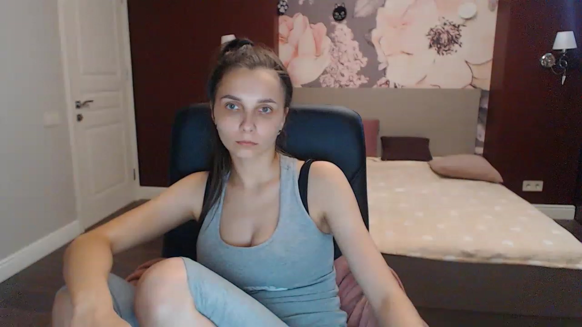 Gallery image thumbnail from Karina_Mils's myfreecams stream on, 06/29/2023, 09:53 image 4 of 20