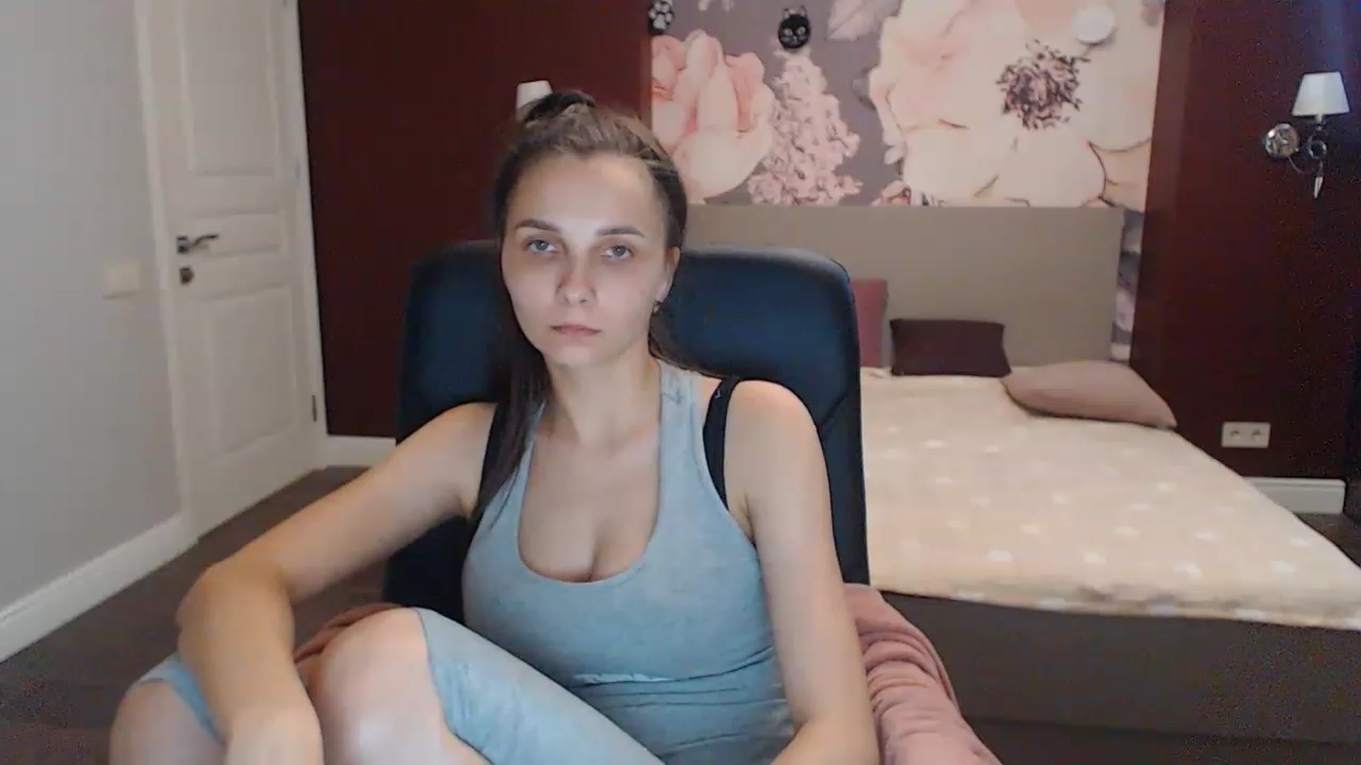 Gallery image thumbnail from Karina_Mils's myfreecams stream on, 06/29/2023, 09:53 image 16 of 20