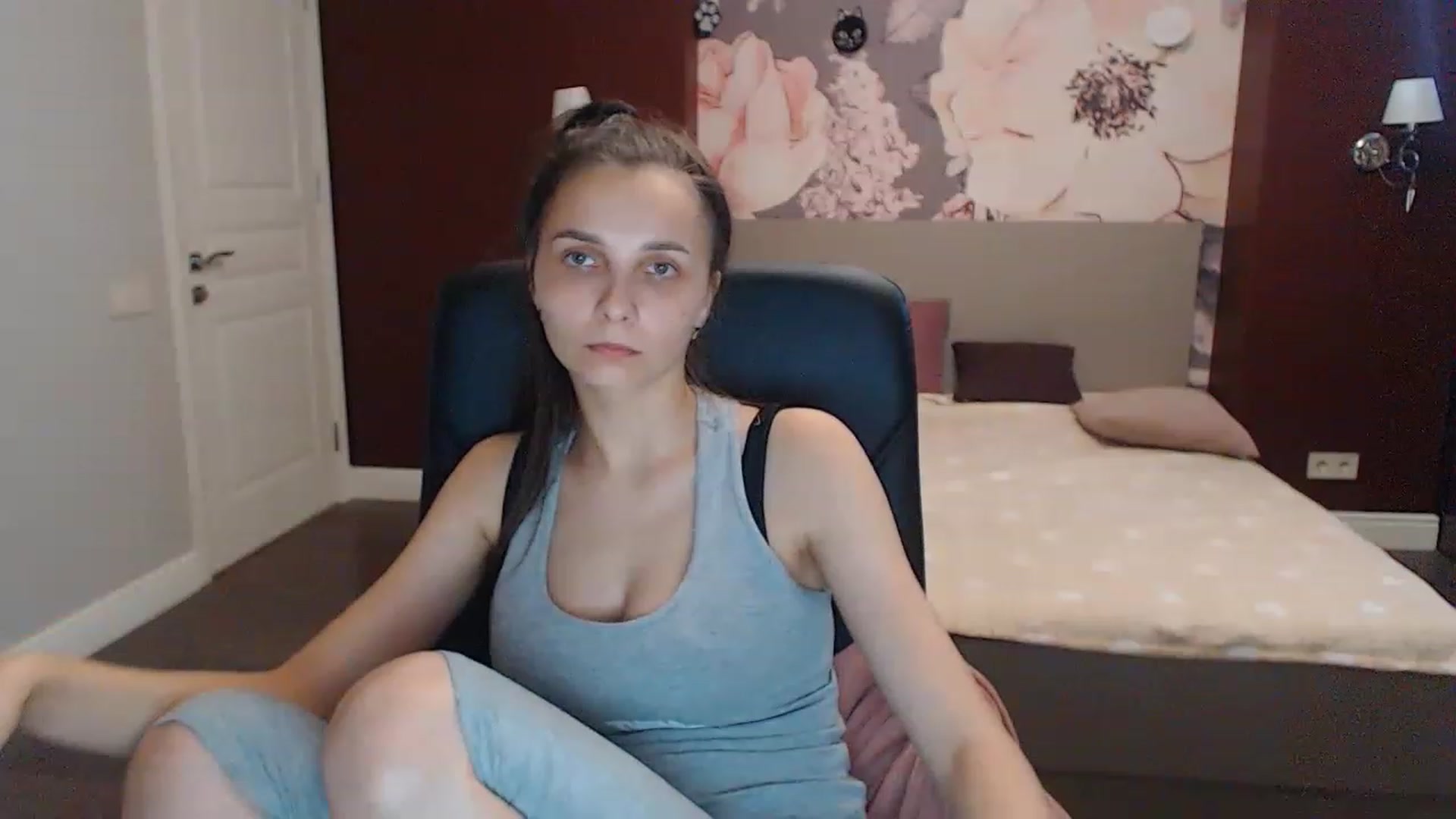 Gallery image thumbnail from Karina_Mils's myfreecams stream on, 06/29/2023, 09:53 image 19 of 20