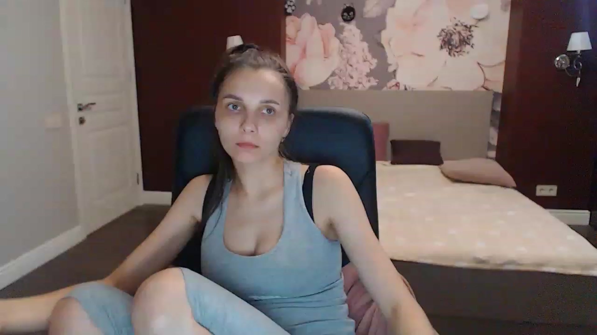 Gallery image thumbnail from Karina_Mils's myfreecams stream on, 06/29/2023, 09:53 image 18 of 20